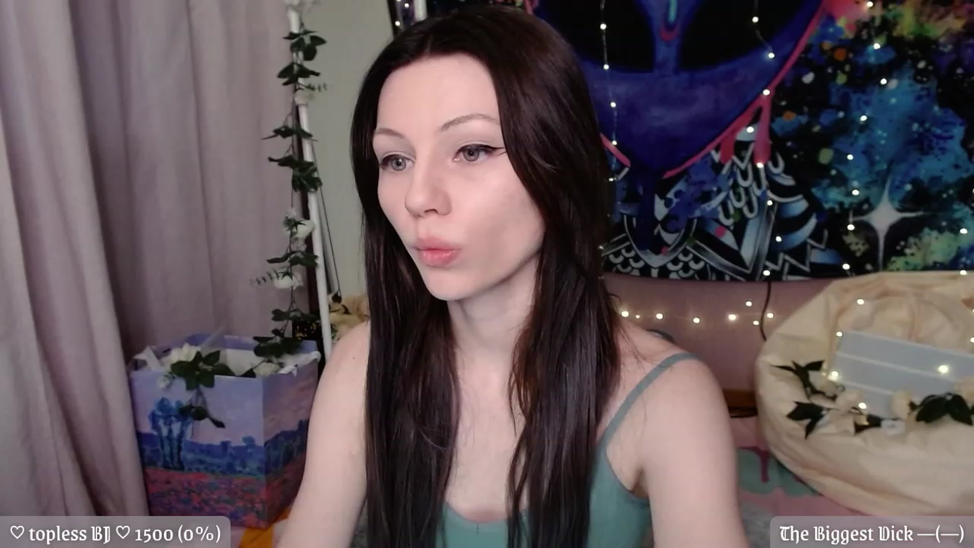 Gallery image thumbnail from JellyFox's myfreecams stream on, 05/13/2023, 17:39 image 9 of 20
