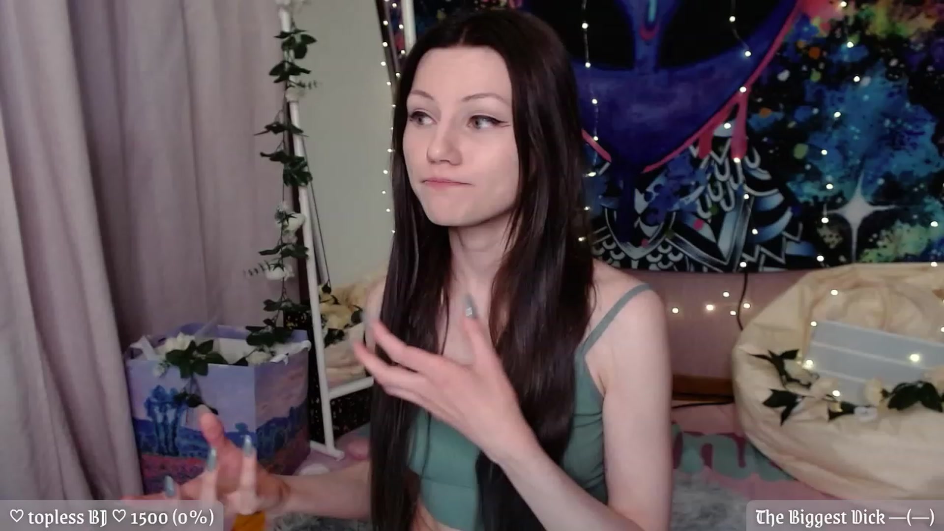 Gallery image thumbnail from JellyFox's myfreecams stream on, 05/13/2023, 17:39 image 11 of 20