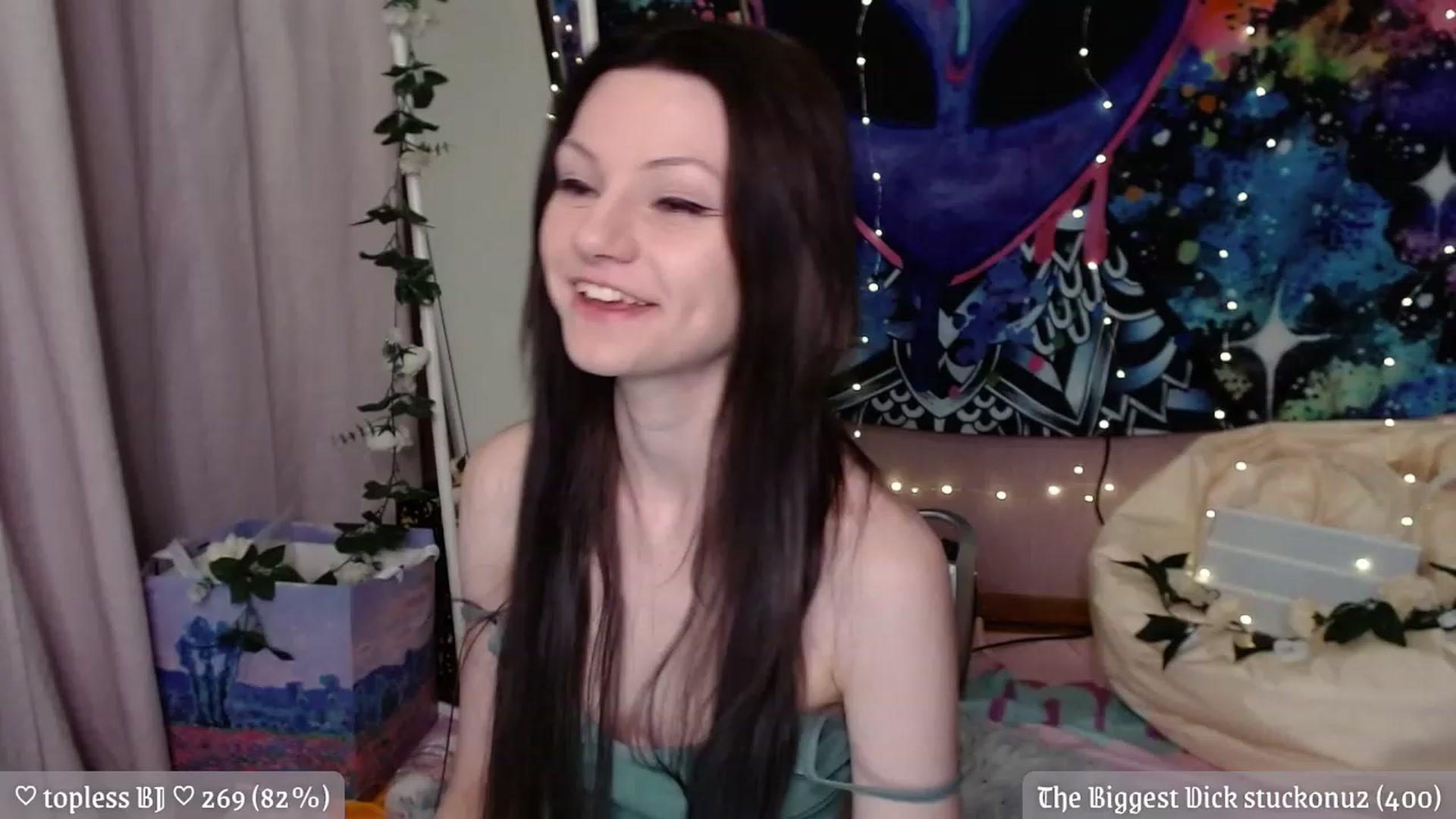 Gallery image thumbnail from JellyFox's myfreecams stream on, 05/13/2023, 20:54 image 11 of 20
