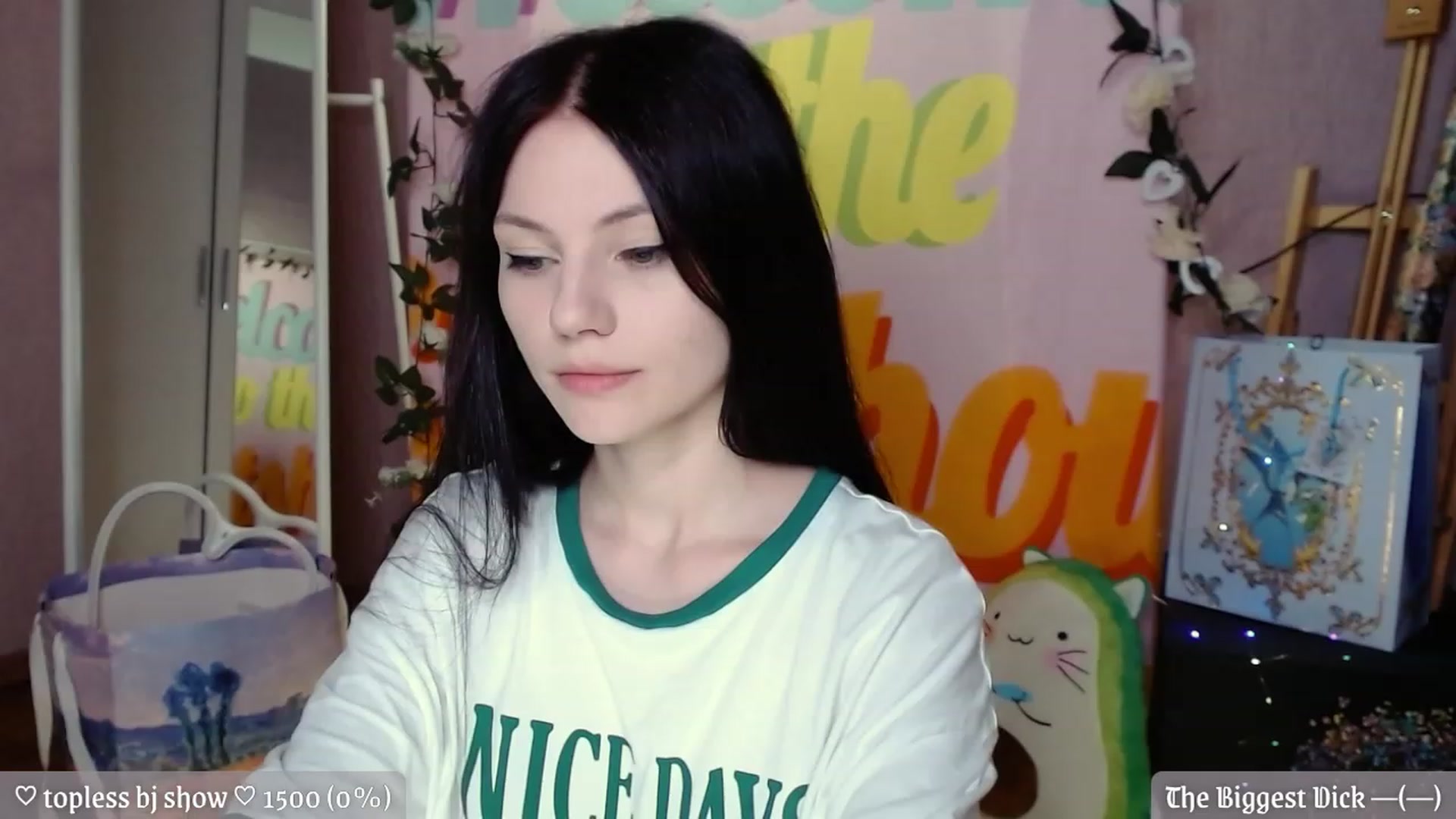 Gallery image thumbnail from JellyFox's myfreecams stream on, 08/18/2023, 18:39 image 8 of 20