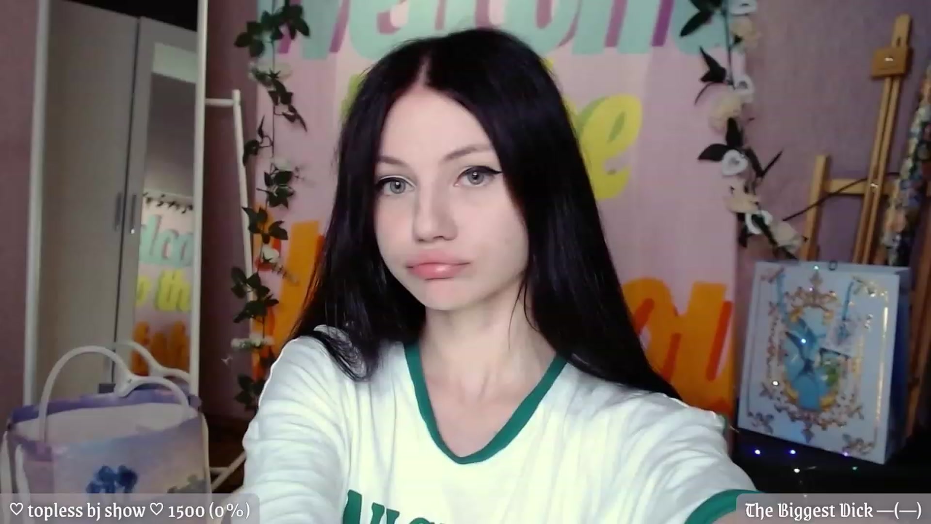 Gallery image thumbnail from JellyFox's myfreecams stream on, 08/18/2023, 18:39 image 7 of 20