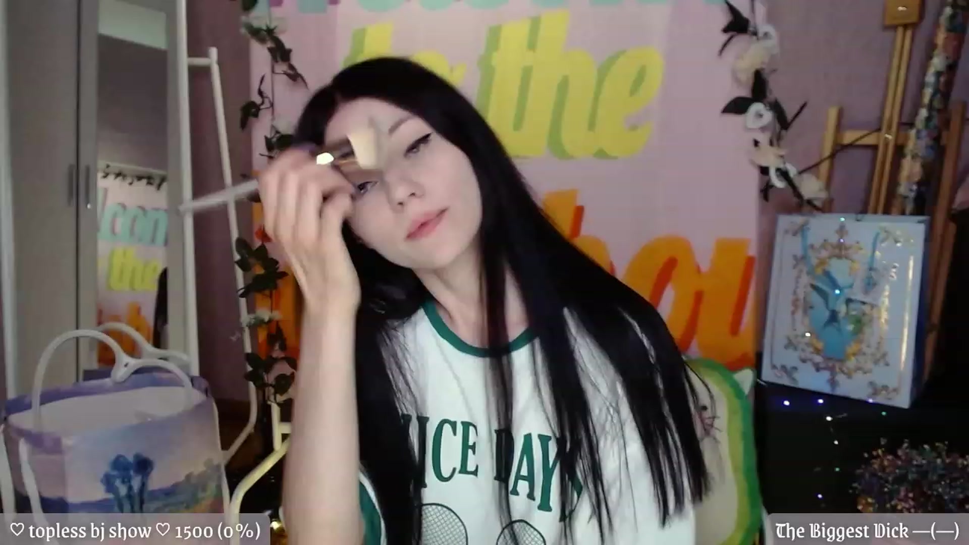 Gallery image thumbnail from JellyFox's myfreecams stream on, 08/18/2023, 18:39 image 2 of 20