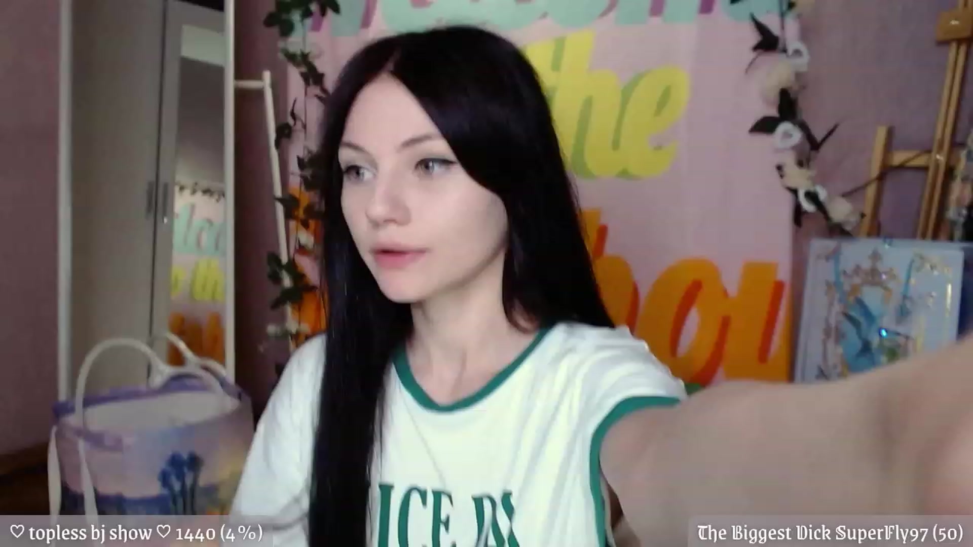 Gallery image thumbnail from JellyFox's myfreecams stream on, 08/18/2023, 20:36 image 3 of 20