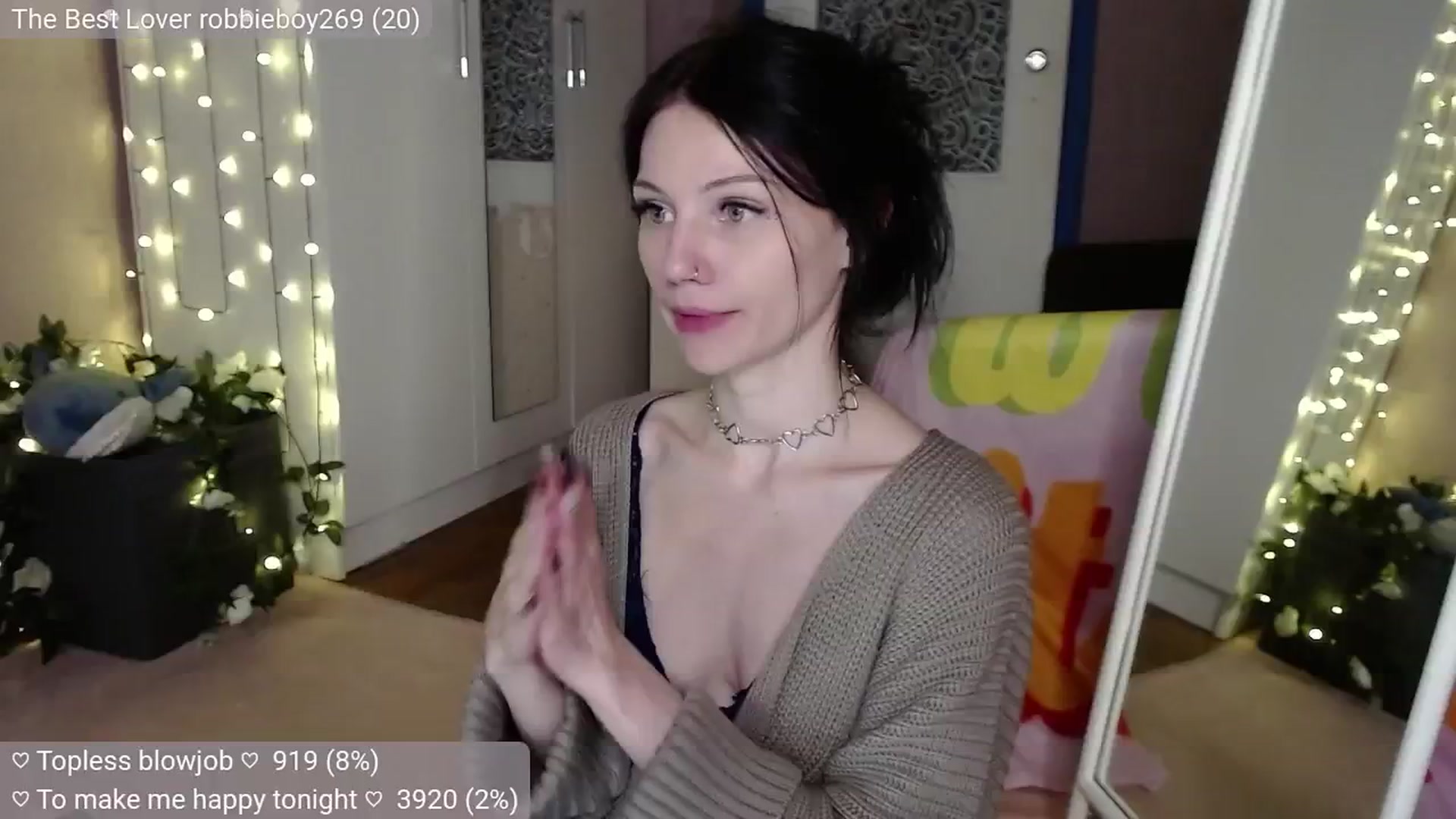 Gallery image thumbnail from JellyFox's myfreecams stream on, 07/08/2024, 24:15 image 6 of 20