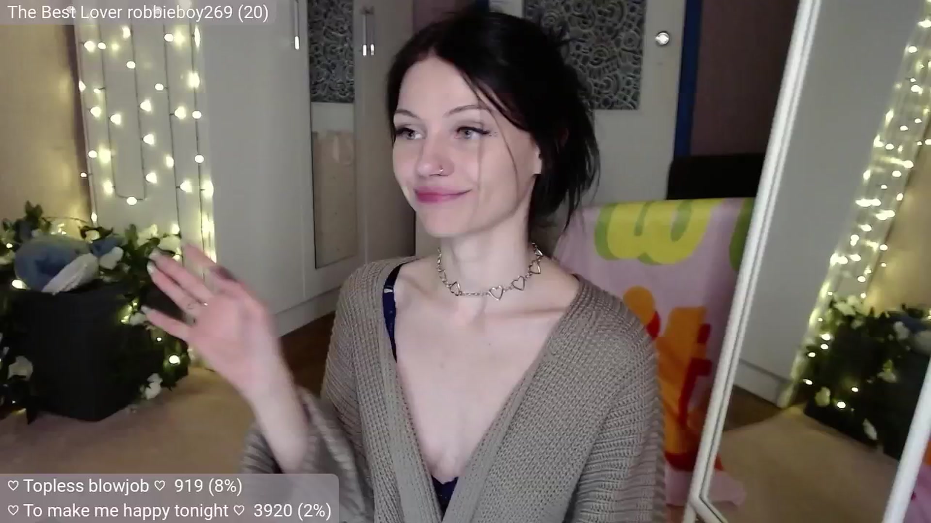Gallery image thumbnail from JellyFox's myfreecams stream on, 07/08/2024, 24:15 image 3 of 20