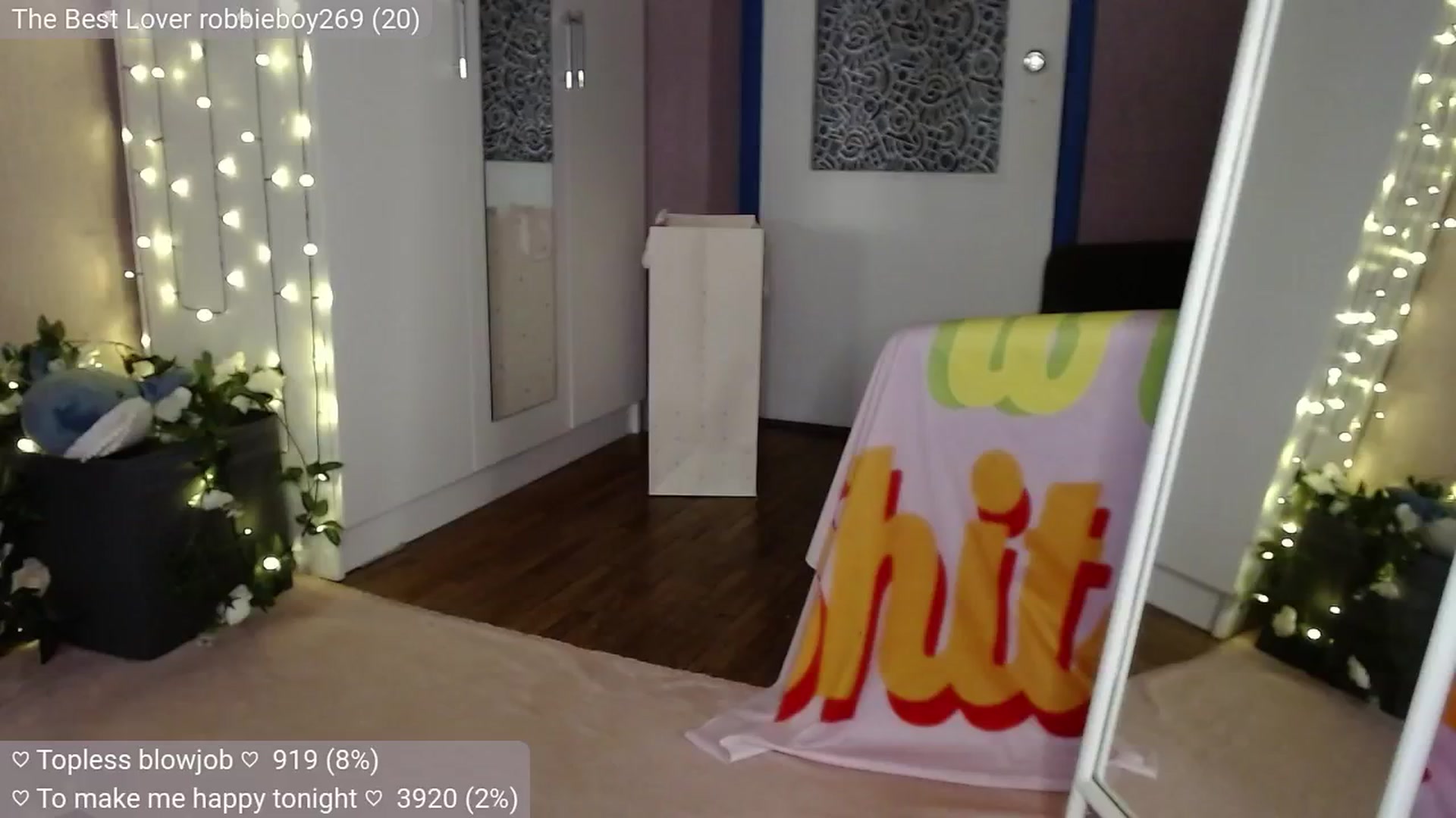 Gallery image thumbnail from JellyFox's myfreecams stream on, 07/08/2024, 24:15 image 17 of 20