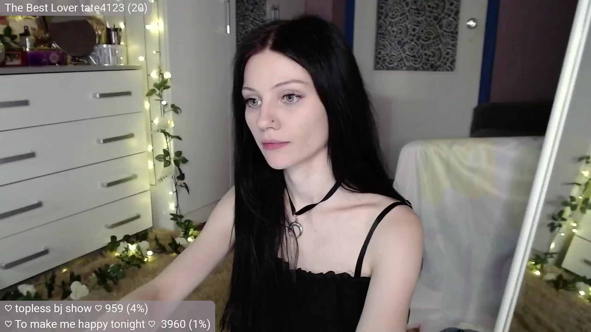 Gallery image thumbnail from JellyFox's myfreecams stream on, 07/29/2024, 01:22 image 6 of 20