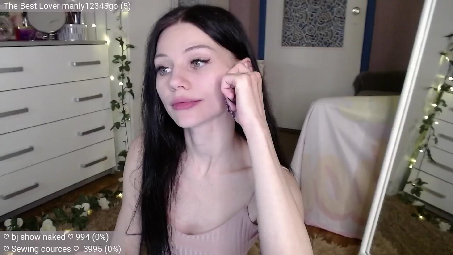 Gallery image thumbnail from JellyFox's myfreecams stream on, 09/15/2024, 06:17 image 12 of 20
