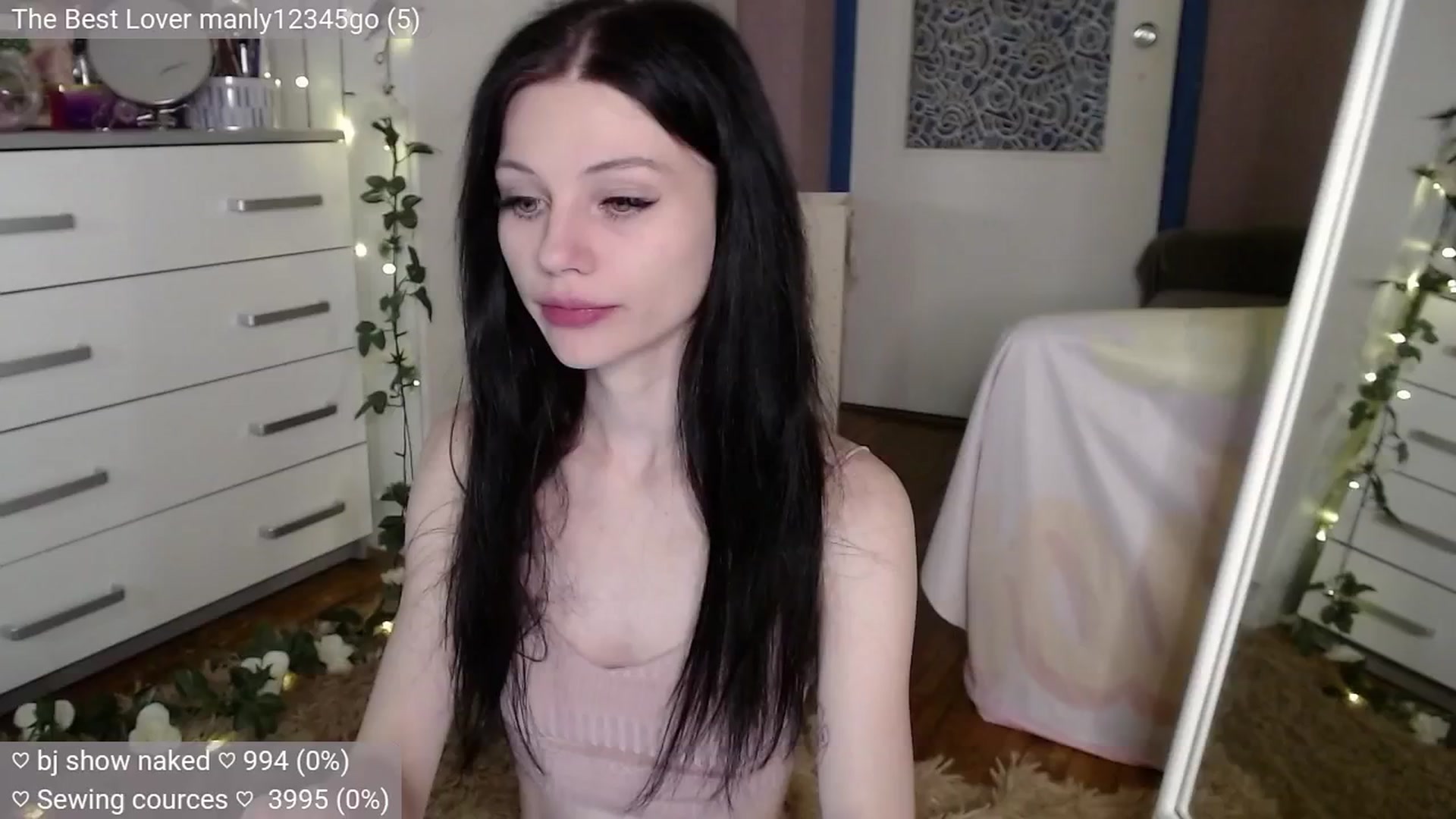 Gallery image thumbnail from JellyFox's myfreecams stream on, 09/15/2024, 06:17 image 3 of 20