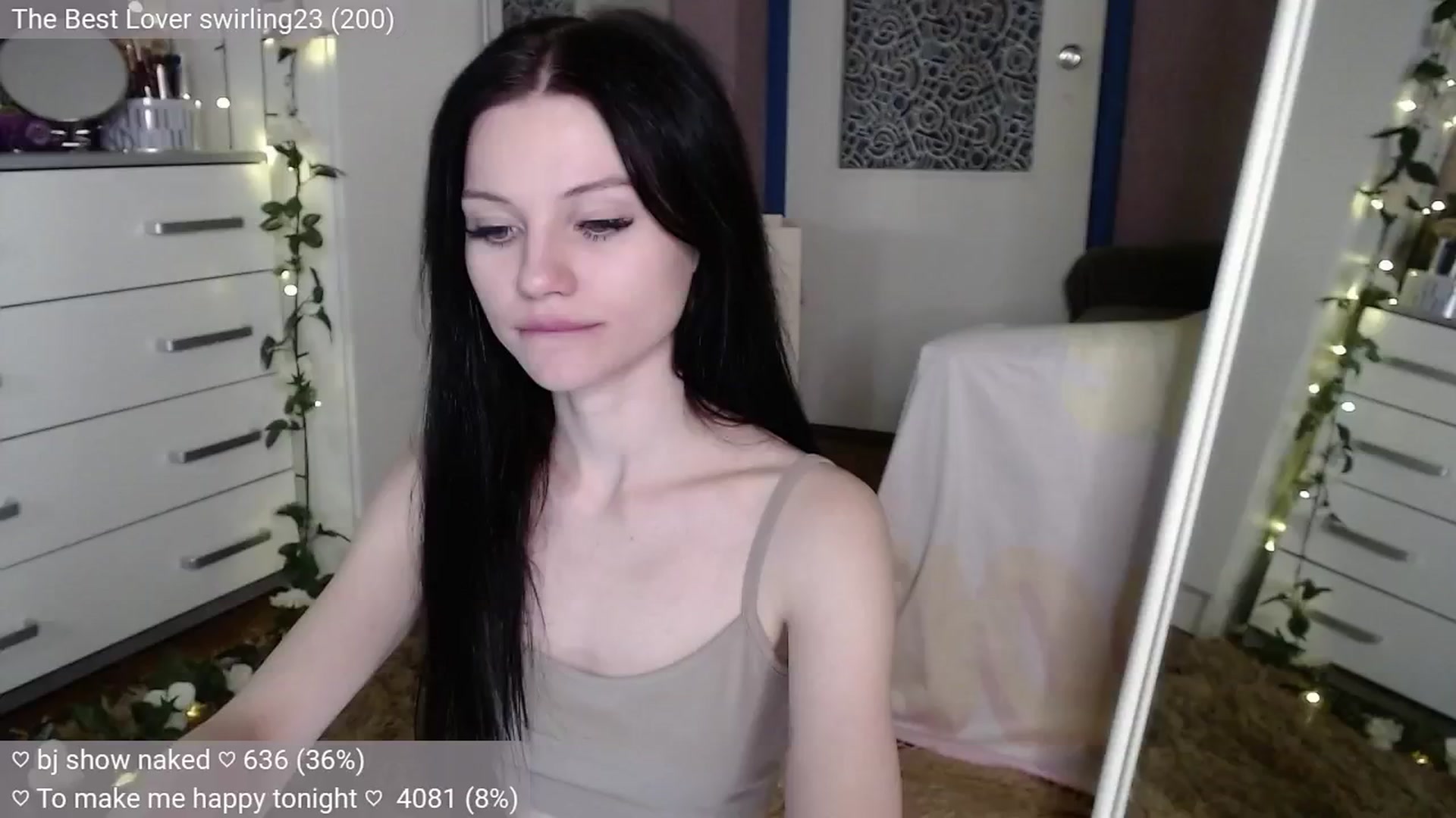Gallery image thumbnail from JellyFox's myfreecams stream on, 09/16/2024, 05:40 image 17 of 20