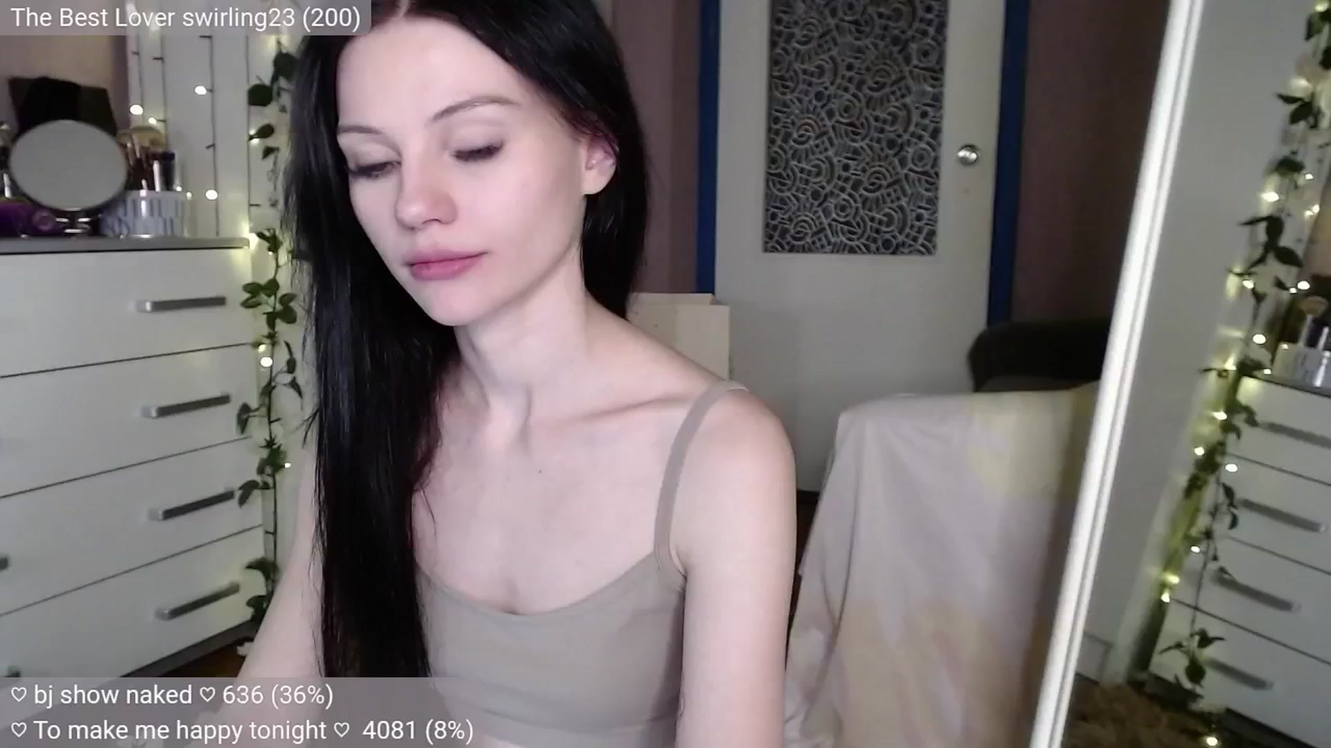 Gallery image thumbnail from JellyFox's myfreecams stream on, 09/16/2024, 05:40 image 4 of 20