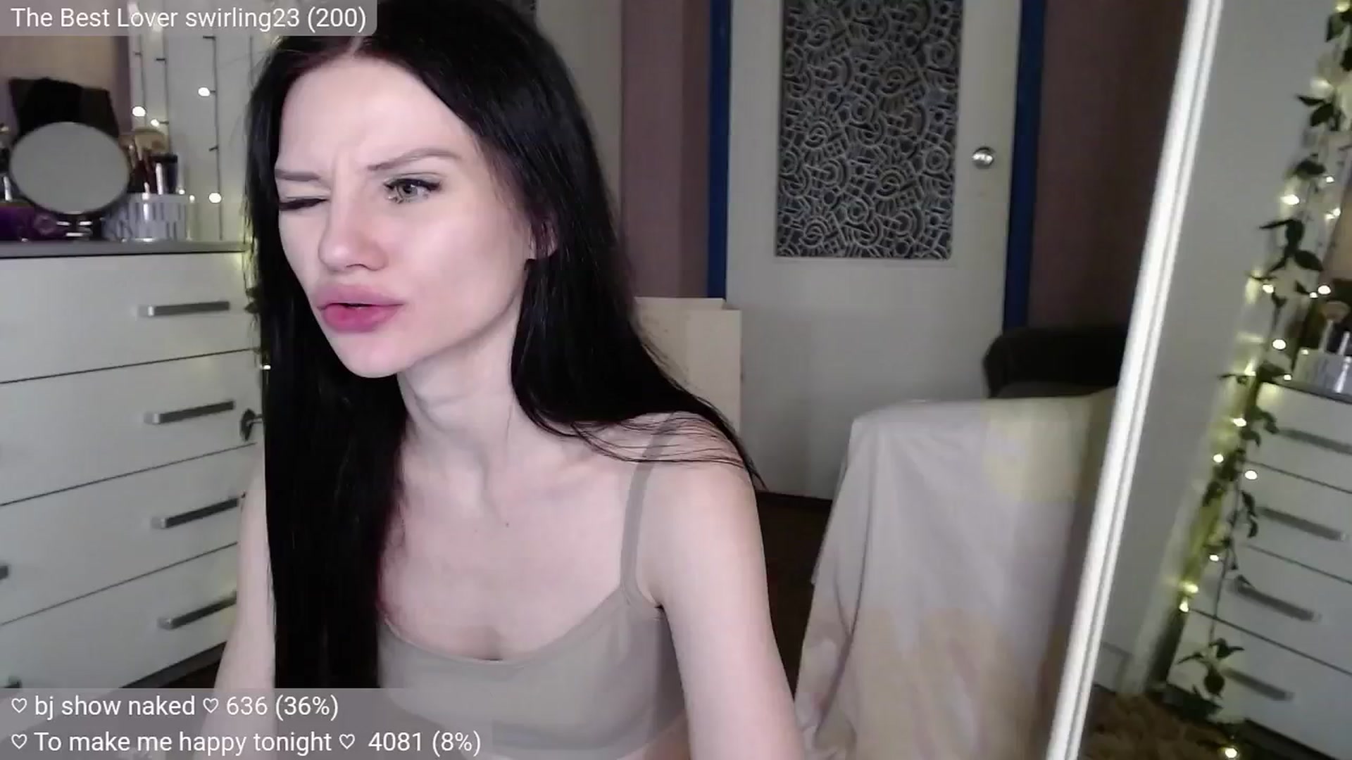 Gallery image thumbnail from JellyFox's myfreecams stream on, 09/16/2024, 05:40 image 8 of 20