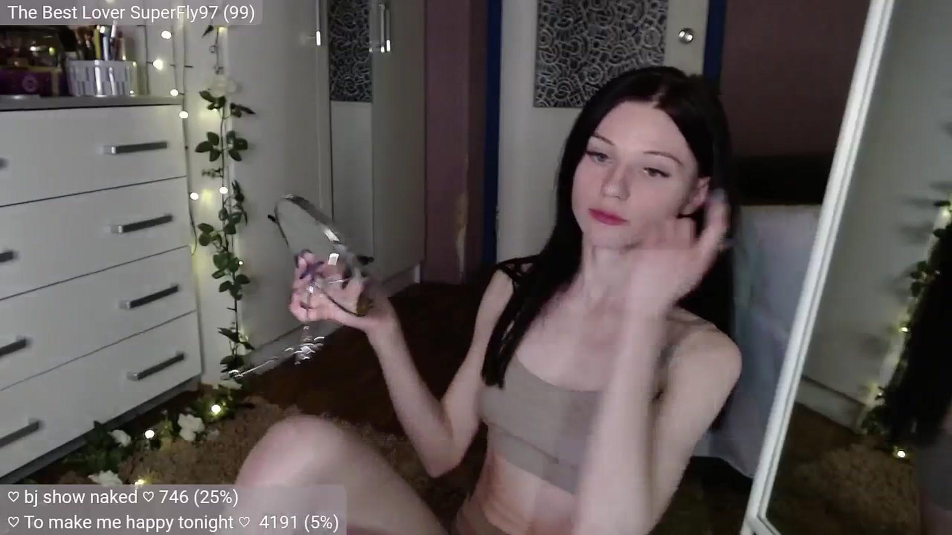 Gallery image thumbnail from JellyFox's myfreecams stream on, 10/01/2024, 21:21 image 13 of 20