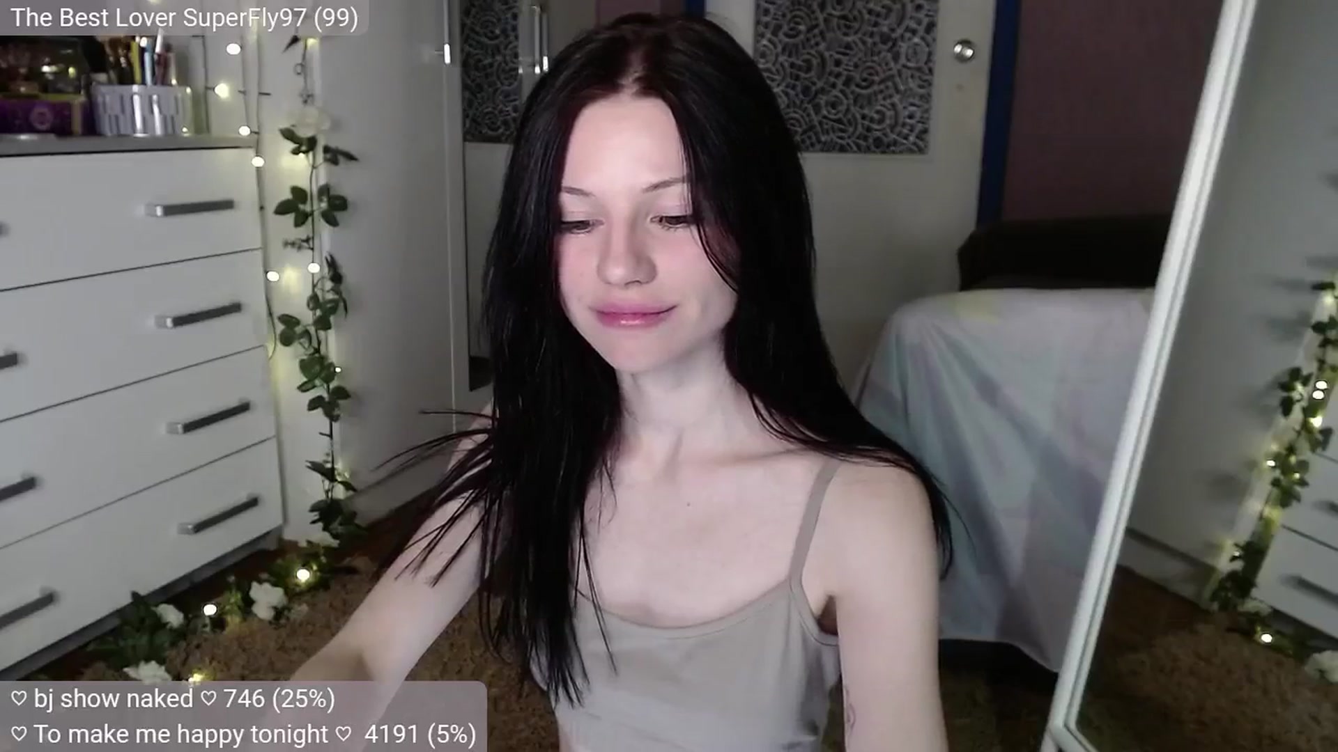 Gallery image thumbnail from JellyFox's myfreecams stream on, 10/01/2024, 21:21 image 16 of 20