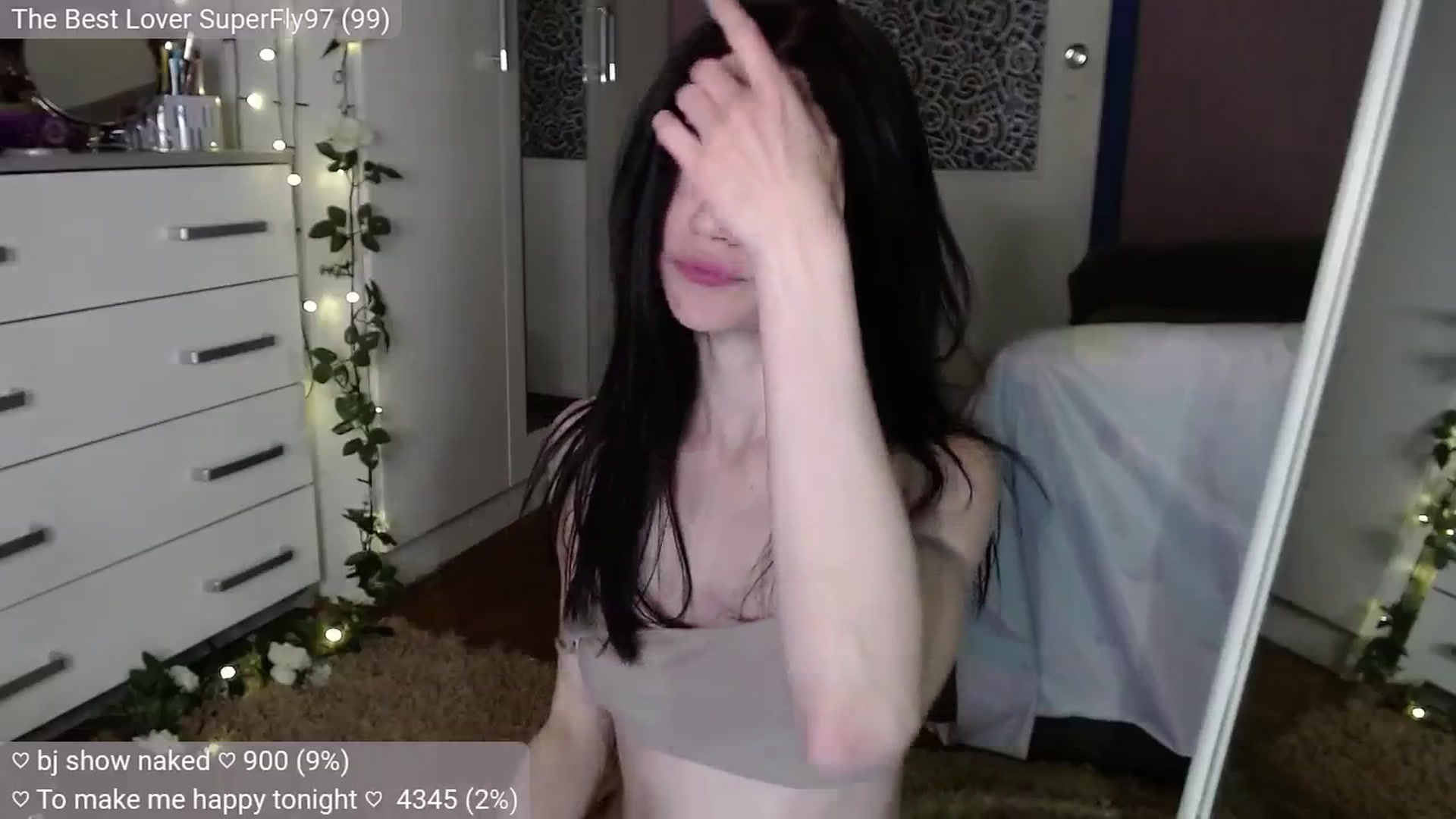 Gallery image thumbnail from JellyFox's myfreecams stream on, 10/01/2024, 21:21 image 9 of 20
