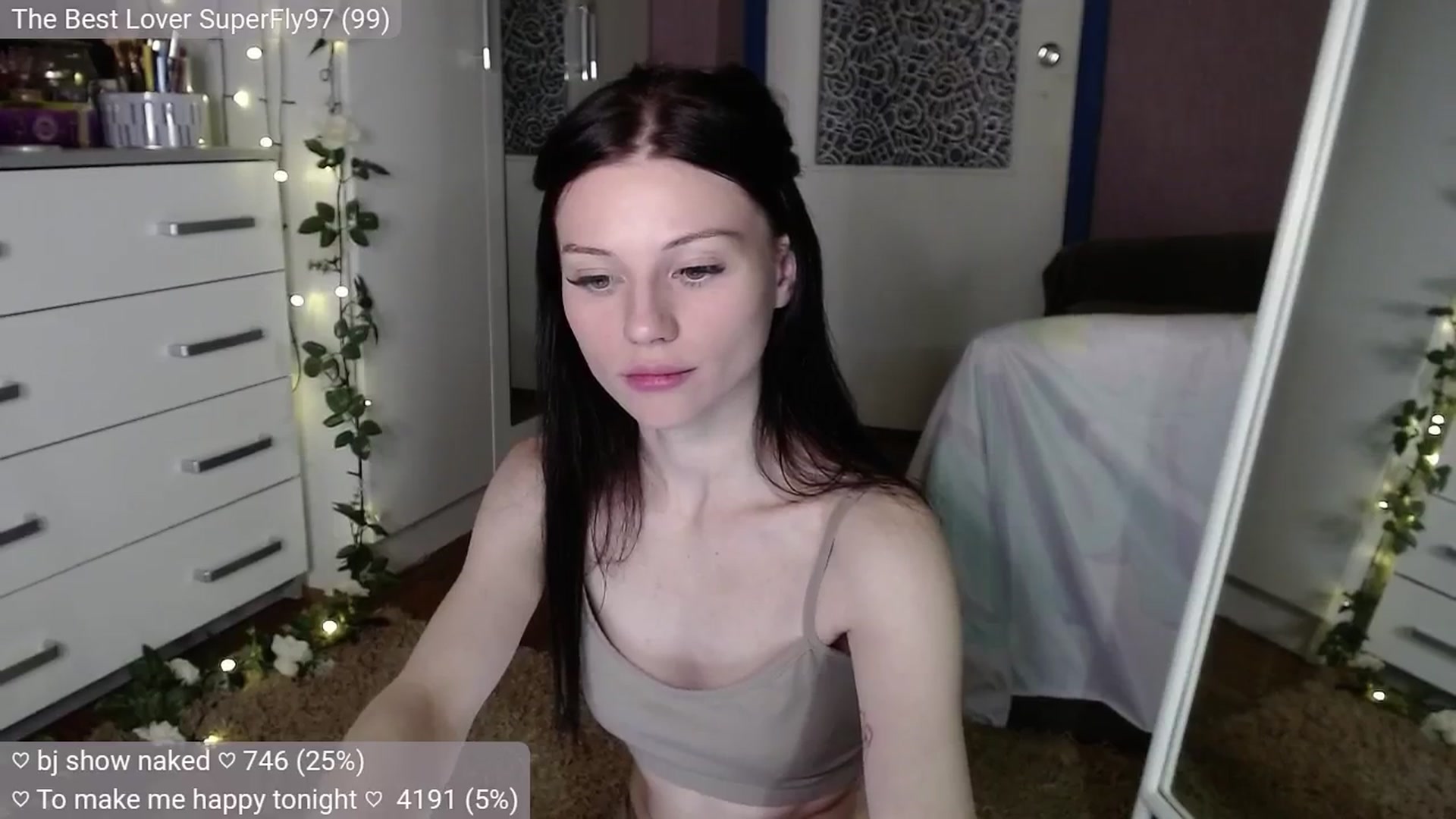 Gallery image thumbnail from JellyFox's myfreecams stream on, 10/01/2024, 21:21 image 18 of 20