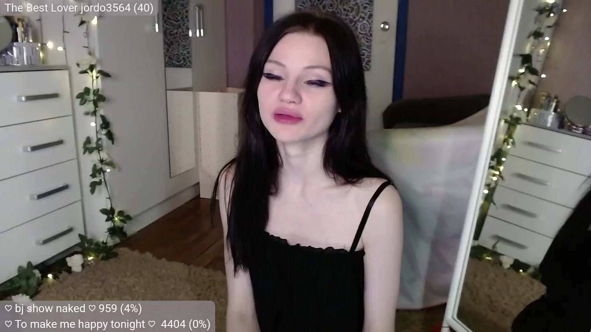Gallery image thumbnail from JellyFox's myfreecams stream on, 10/18/2024, 04:12 image 10 of 20