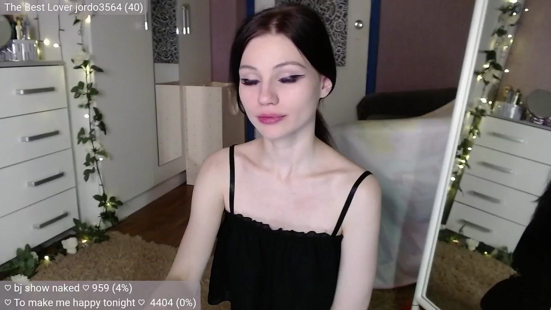 Gallery image thumbnail from JellyFox's myfreecams stream on, 10/18/2024, 04:12 image 12 of 20
