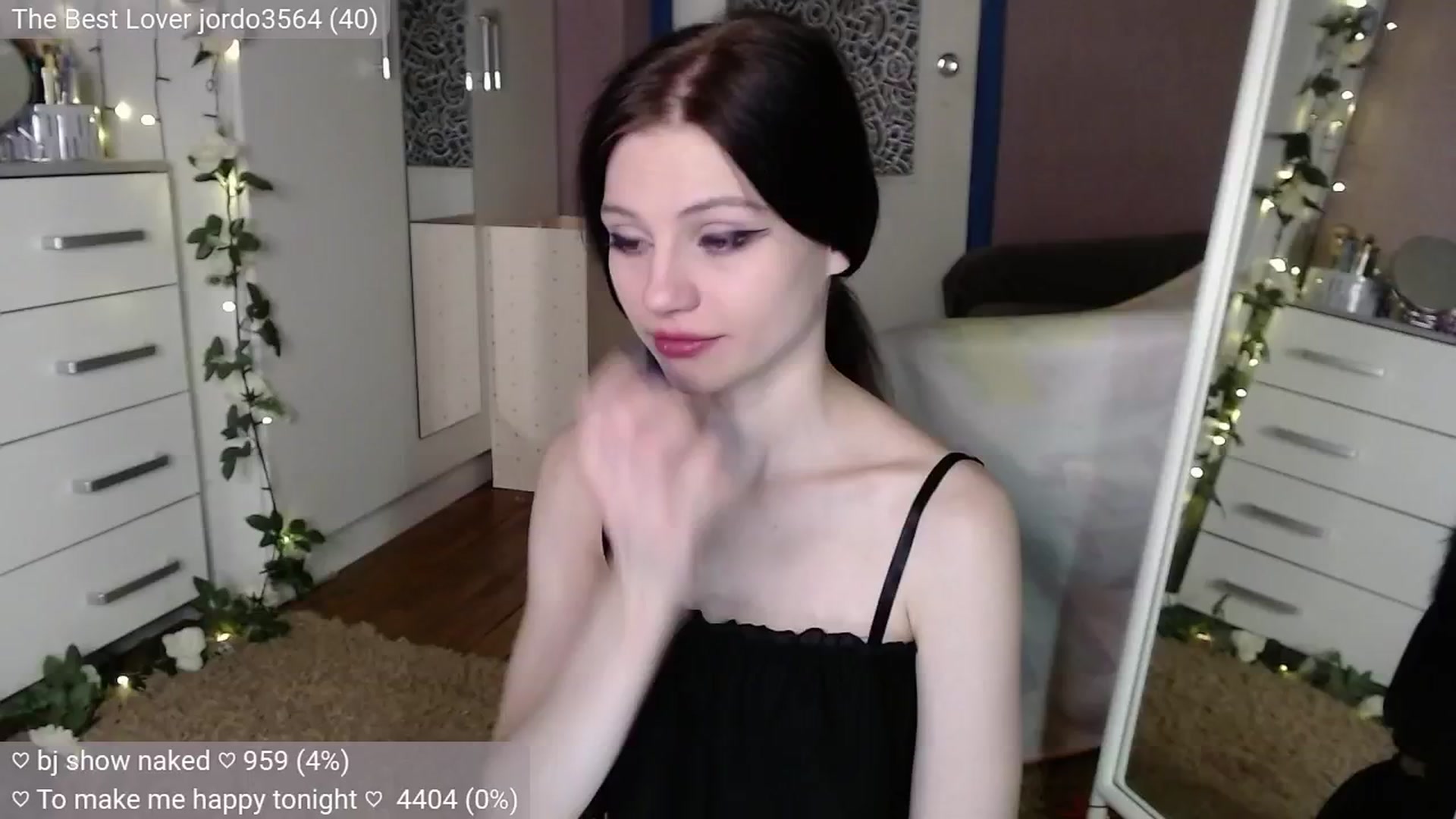 Gallery image thumbnail from JellyFox's myfreecams stream on, 10/18/2024, 04:12 image 15 of 20