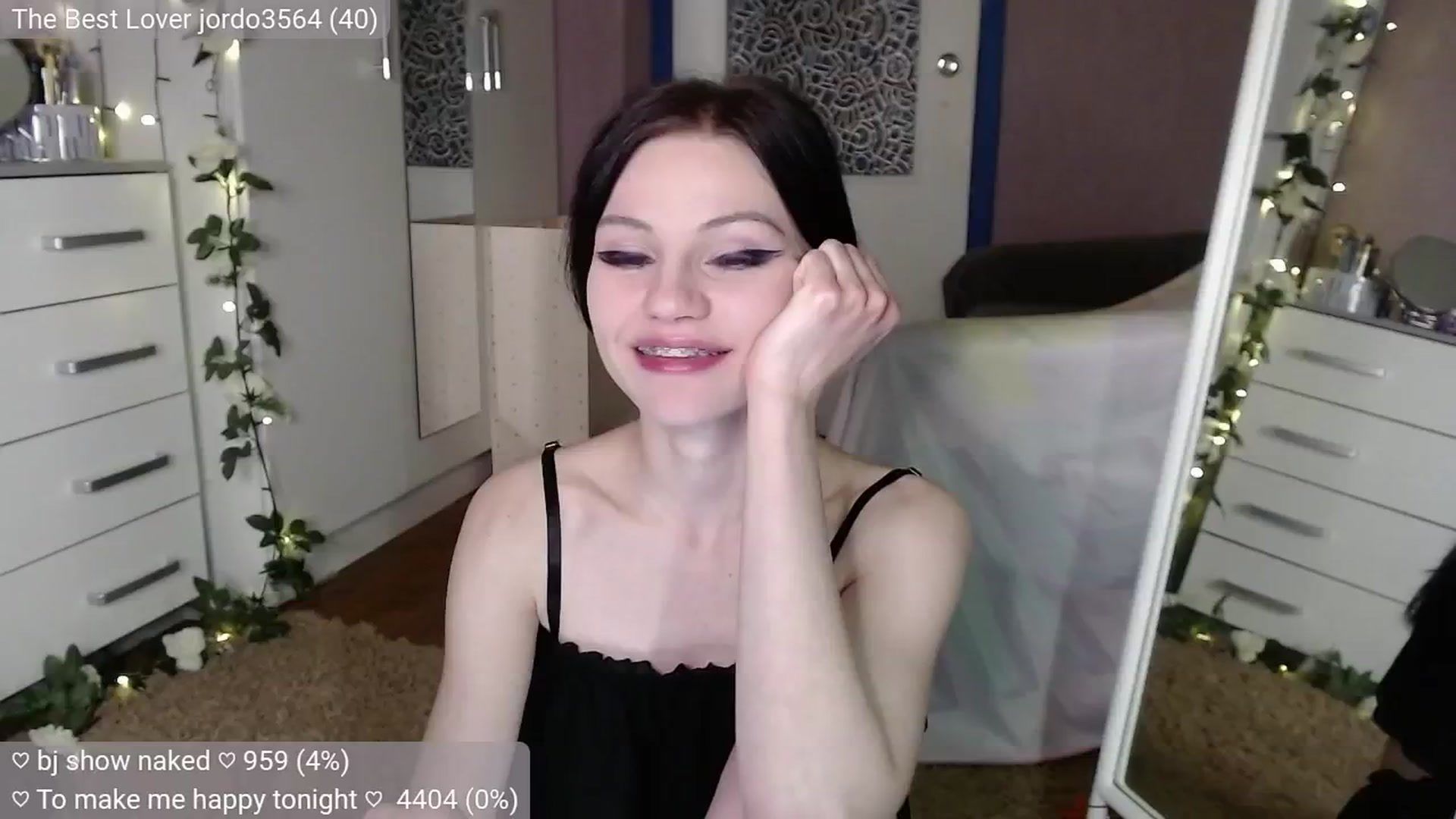 Gallery image thumbnail from JellyFox's myfreecams stream on, 10/18/2024, 04:12 image 3 of 20
