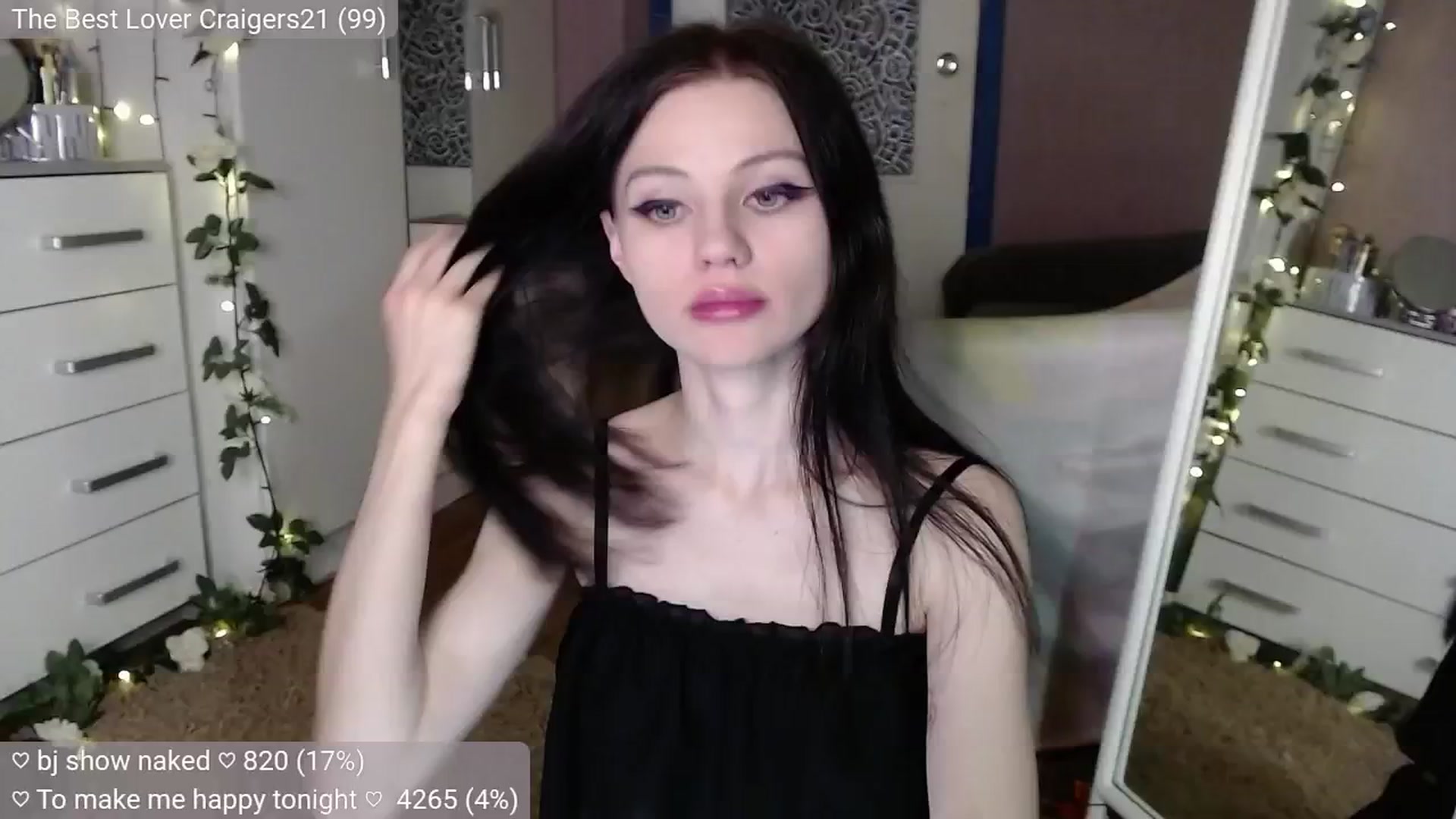 Gallery image thumbnail from JellyFox's myfreecams stream on, 10/18/2024, 05:29 image 14 of 20