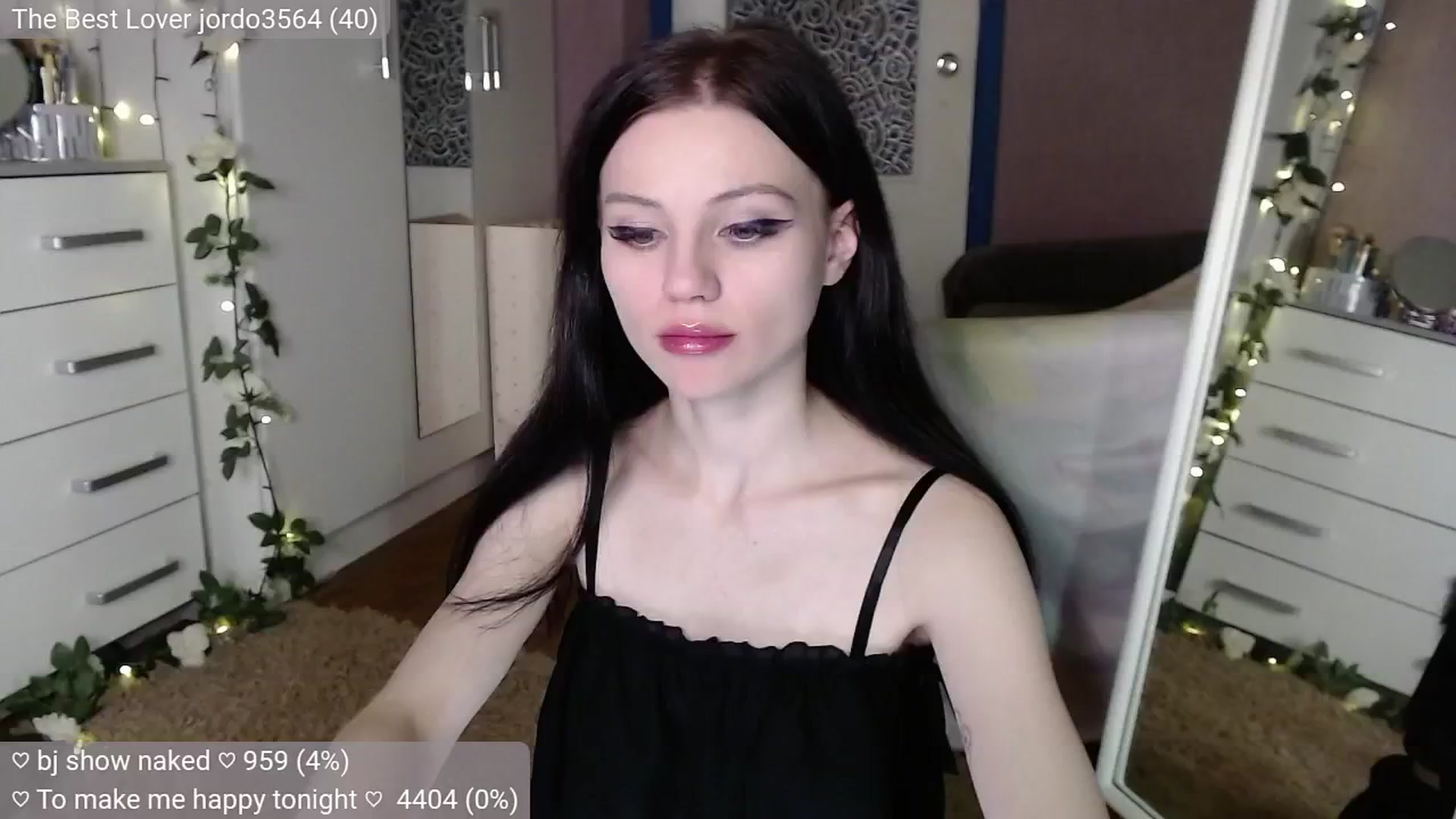 Gallery image thumbnail from JellyFox's myfreecams stream on, 10/18/2024, 05:29 image 1 of 20