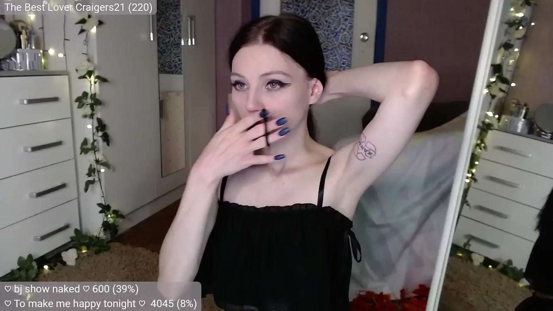Gallery image thumbnail from JellyFox's myfreecams stream on, 10/18/2024, 07:05 image 3 of 20