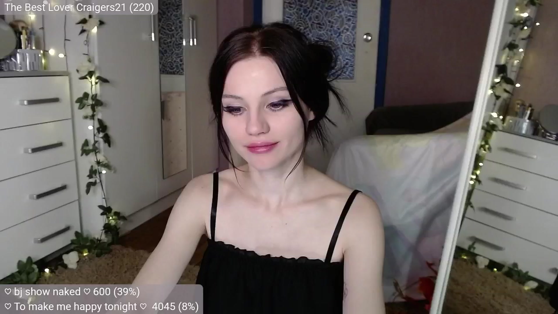 Gallery image thumbnail from JellyFox's myfreecams stream on, 10/18/2024, 07:05 image 14 of 20