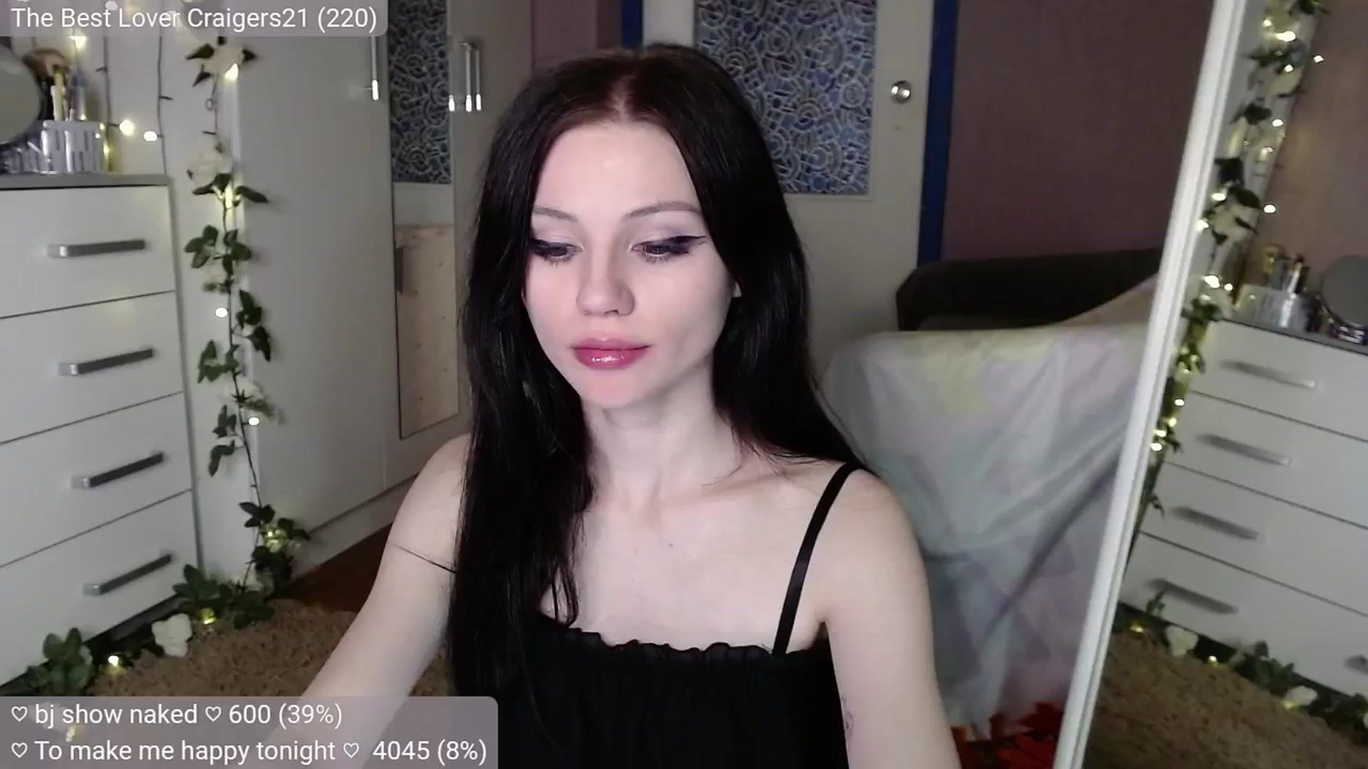 Gallery image thumbnail from JellyFox's myfreecams stream on, 10/18/2024, 07:05 image 7 of 20