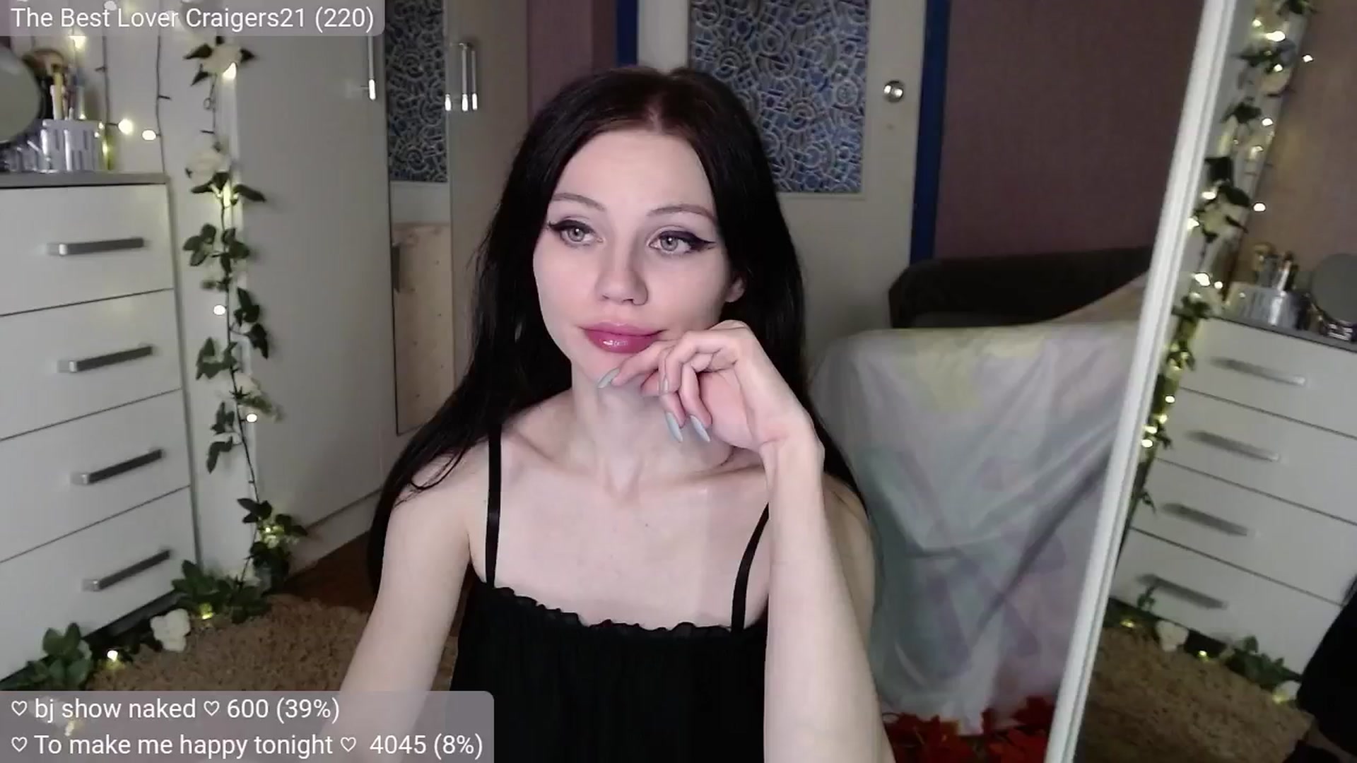Gallery image thumbnail from JellyFox's myfreecams stream on, 10/18/2024, 07:05 image 6 of 20