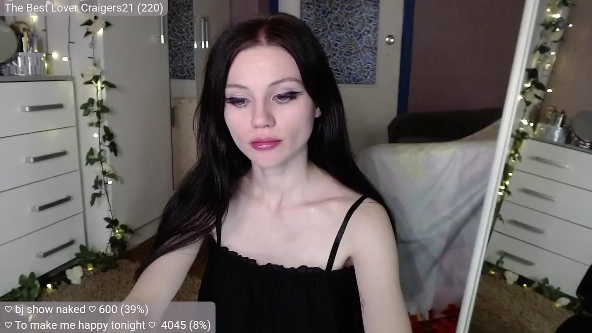 Gallery image thumbnail from JellyFox's myfreecams stream on, 10/18/2024, 07:05 image 1 of 20