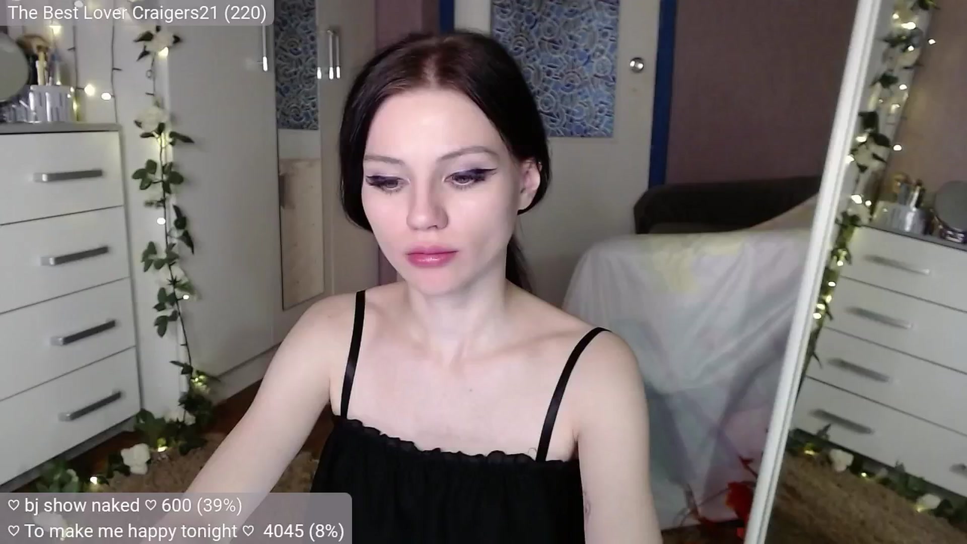 Gallery image thumbnail from JellyFox's myfreecams stream on, 10/18/2024, 07:49 image 19 of 20