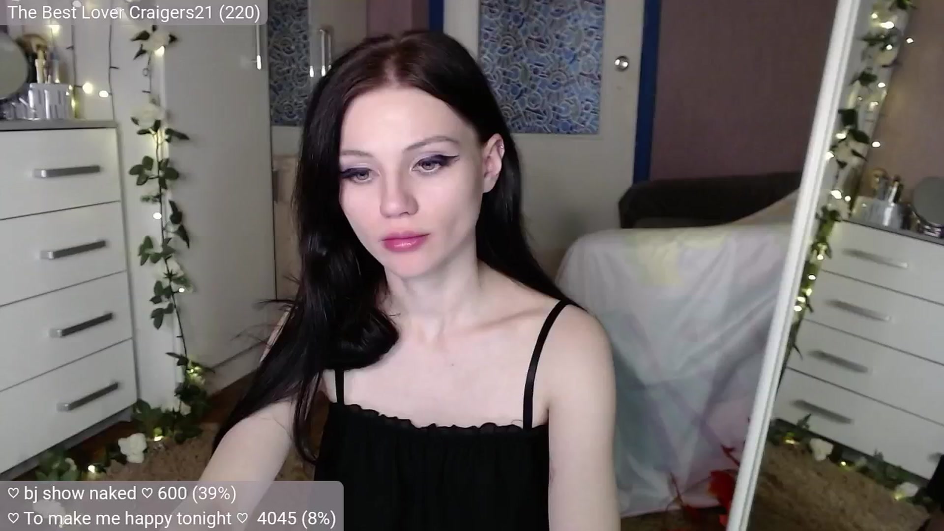 Gallery image thumbnail from JellyFox's myfreecams stream on, 10/18/2024, 07:49 image 12 of 20