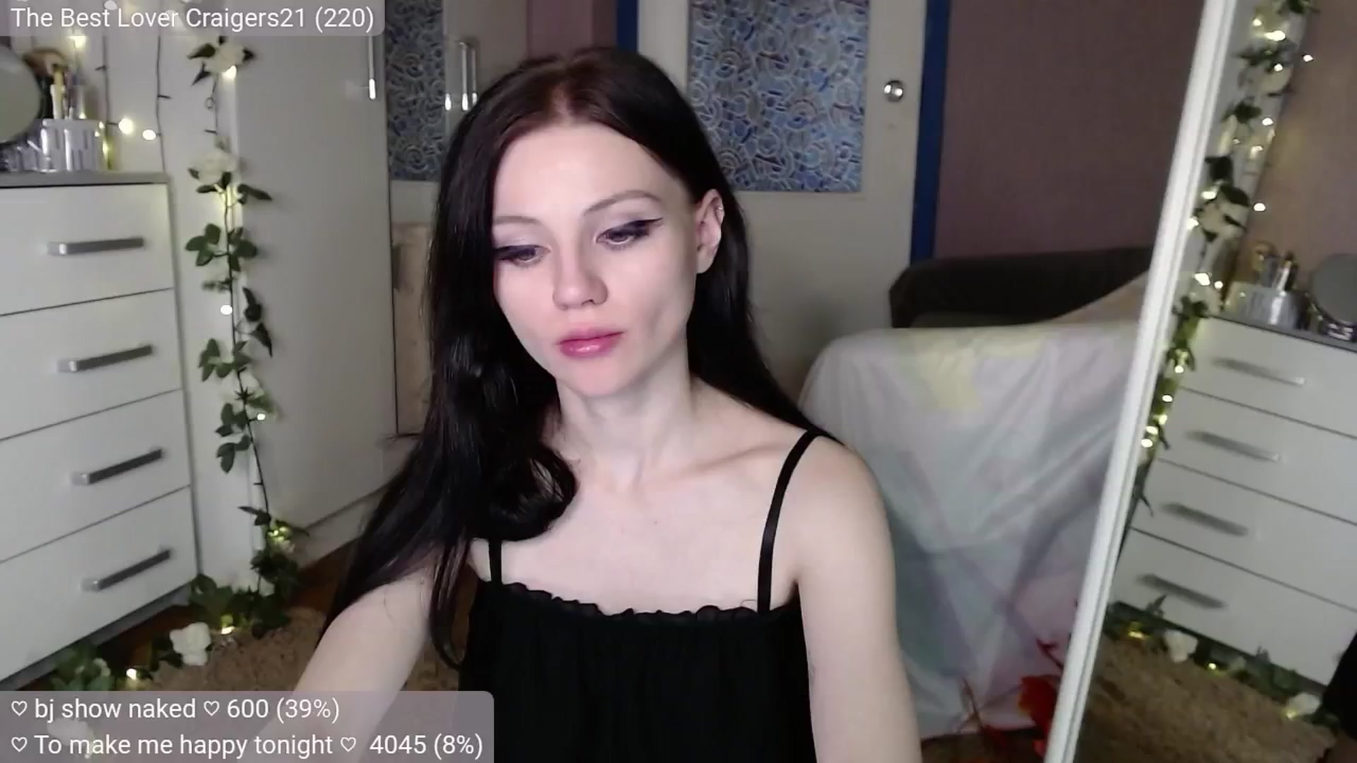 Gallery image thumbnail from JellyFox's myfreecams stream on, 10/18/2024, 07:49 image 13 of 20