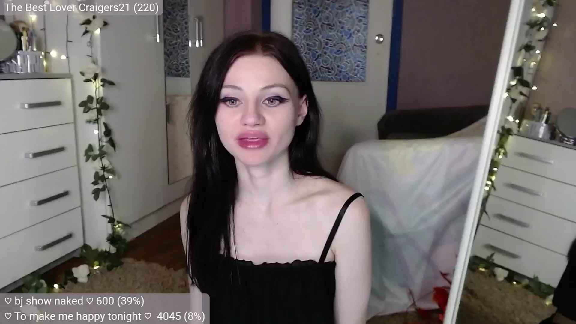 Gallery image thumbnail from JellyFox's myfreecams stream on, 10/18/2024, 07:49 image 7 of 20