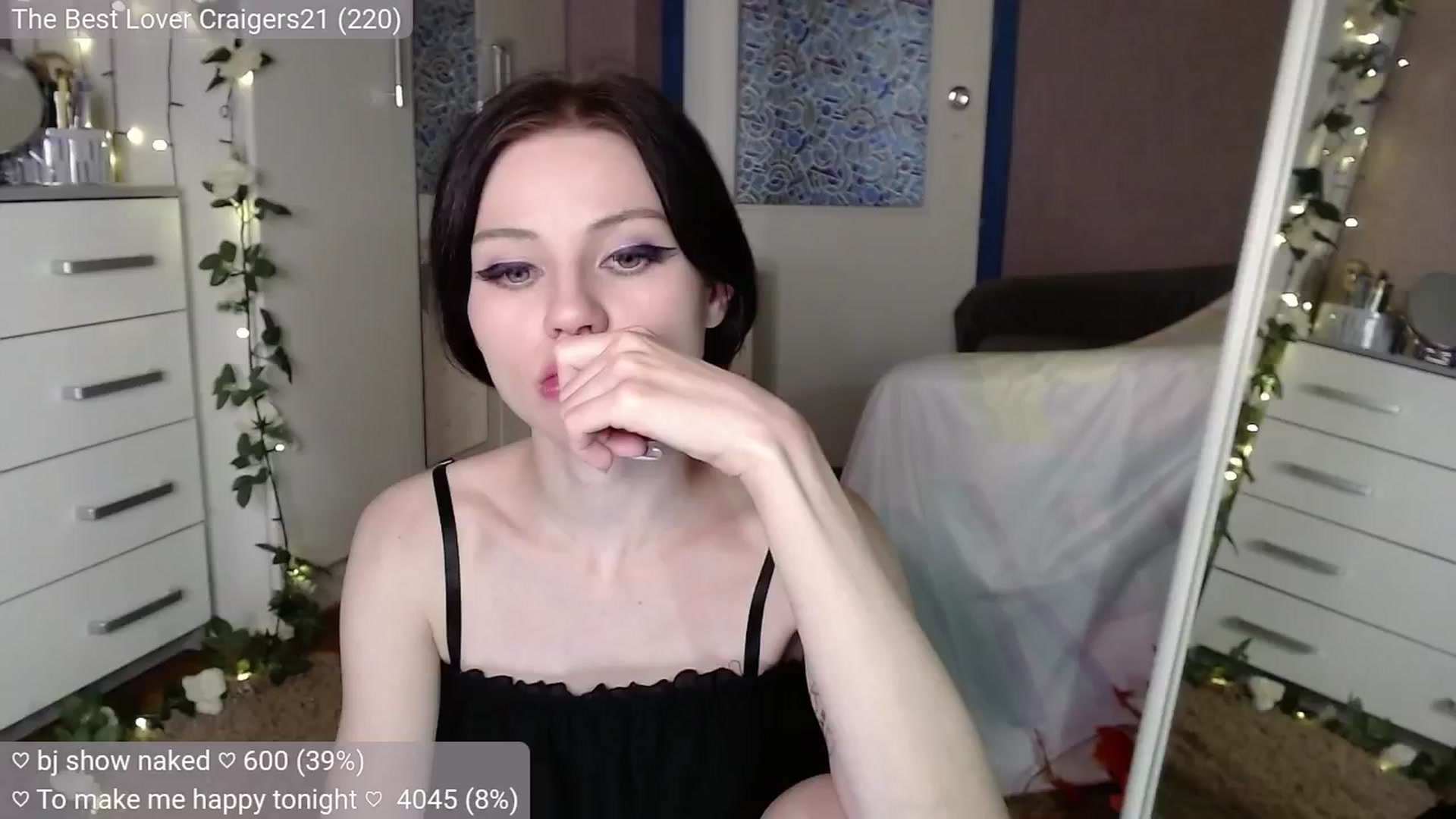 Gallery image thumbnail from JellyFox's myfreecams stream on, 10/18/2024, 07:49 image 20 of 20