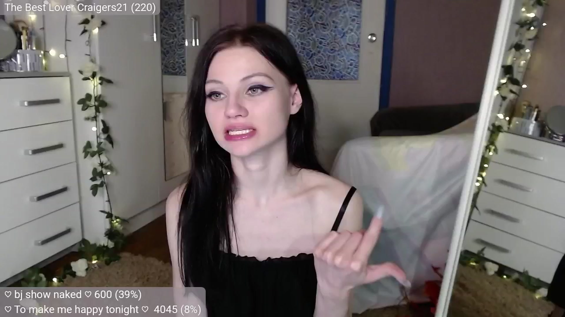 Gallery image thumbnail from JellyFox's myfreecams stream on, 10/18/2024, 07:49 image 8 of 20