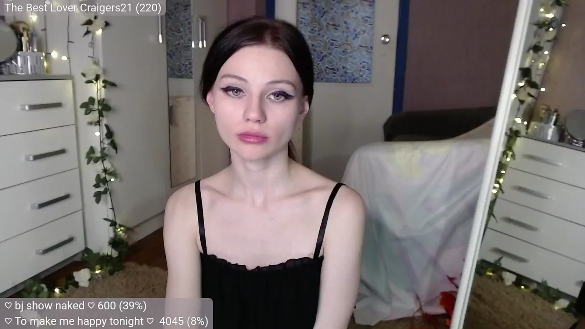 Gallery image thumbnail from JellyFox's myfreecams stream on, 10/18/2024, 07:49 image 15 of 20