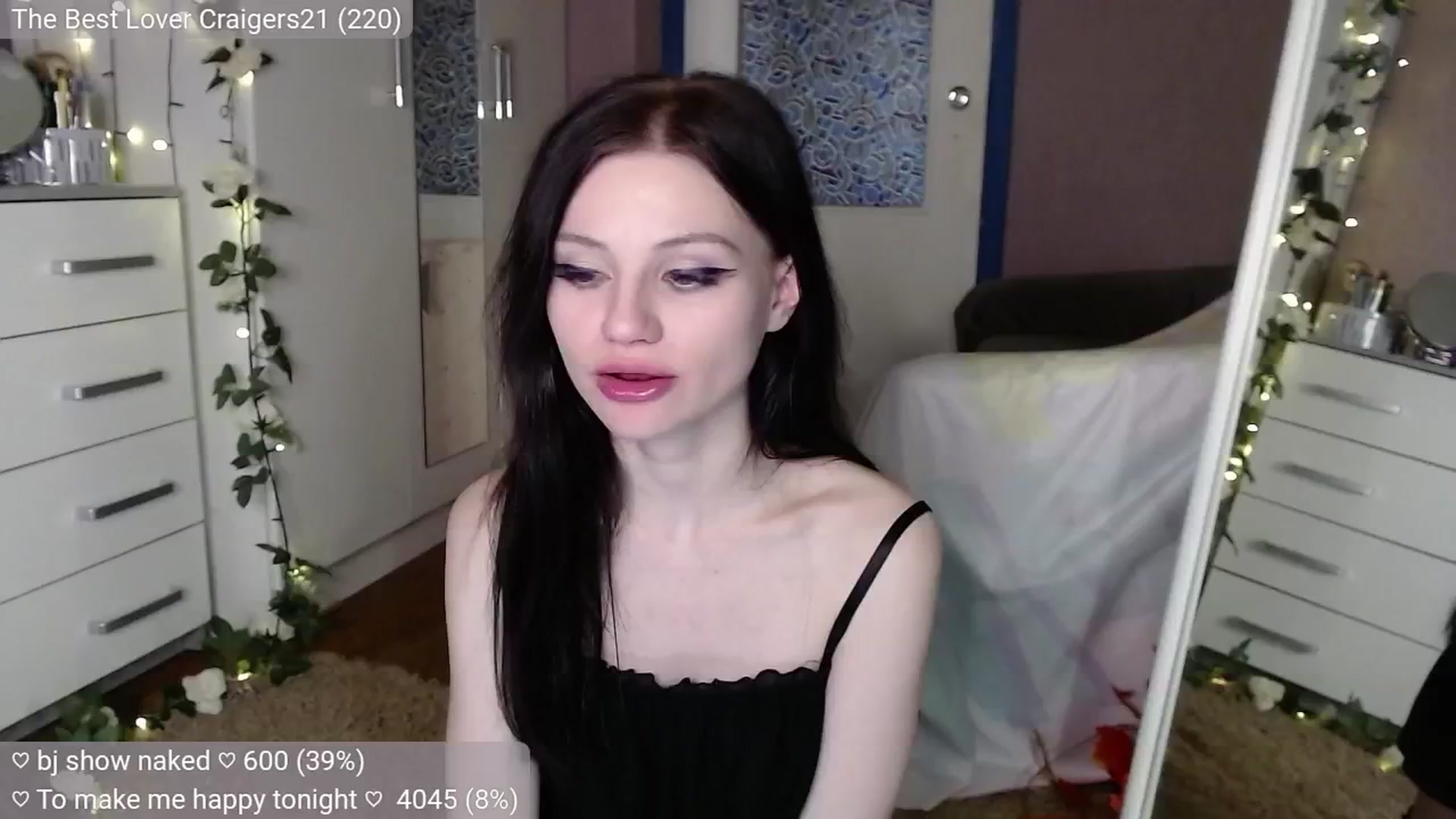 Gallery image thumbnail from JellyFox's myfreecams stream on, 10/18/2024, 07:49 image 10 of 20