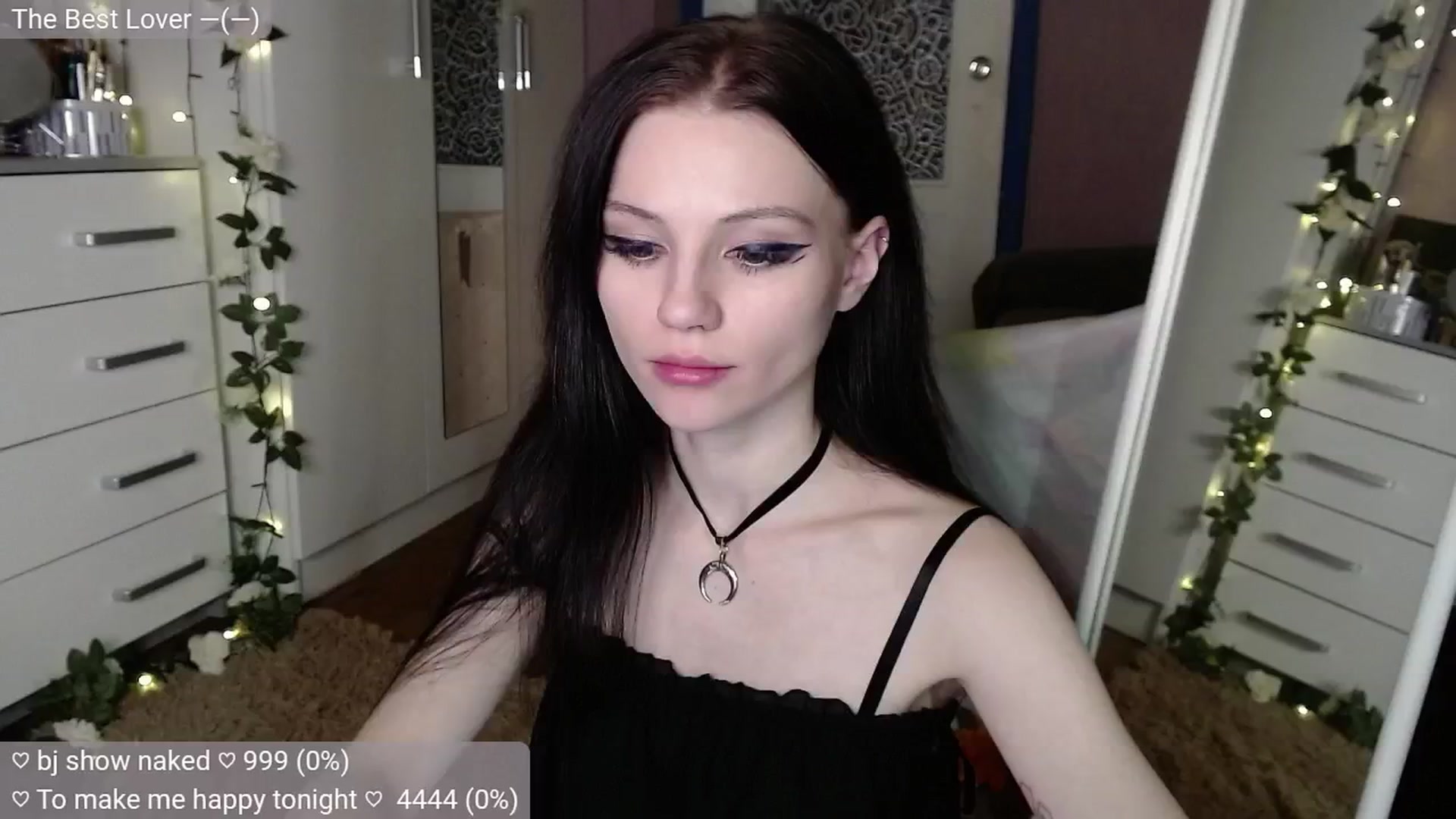 Gallery image thumbnail from JellyFox's myfreecams stream on, 10/20/2024, 01:24 image 7 of 20