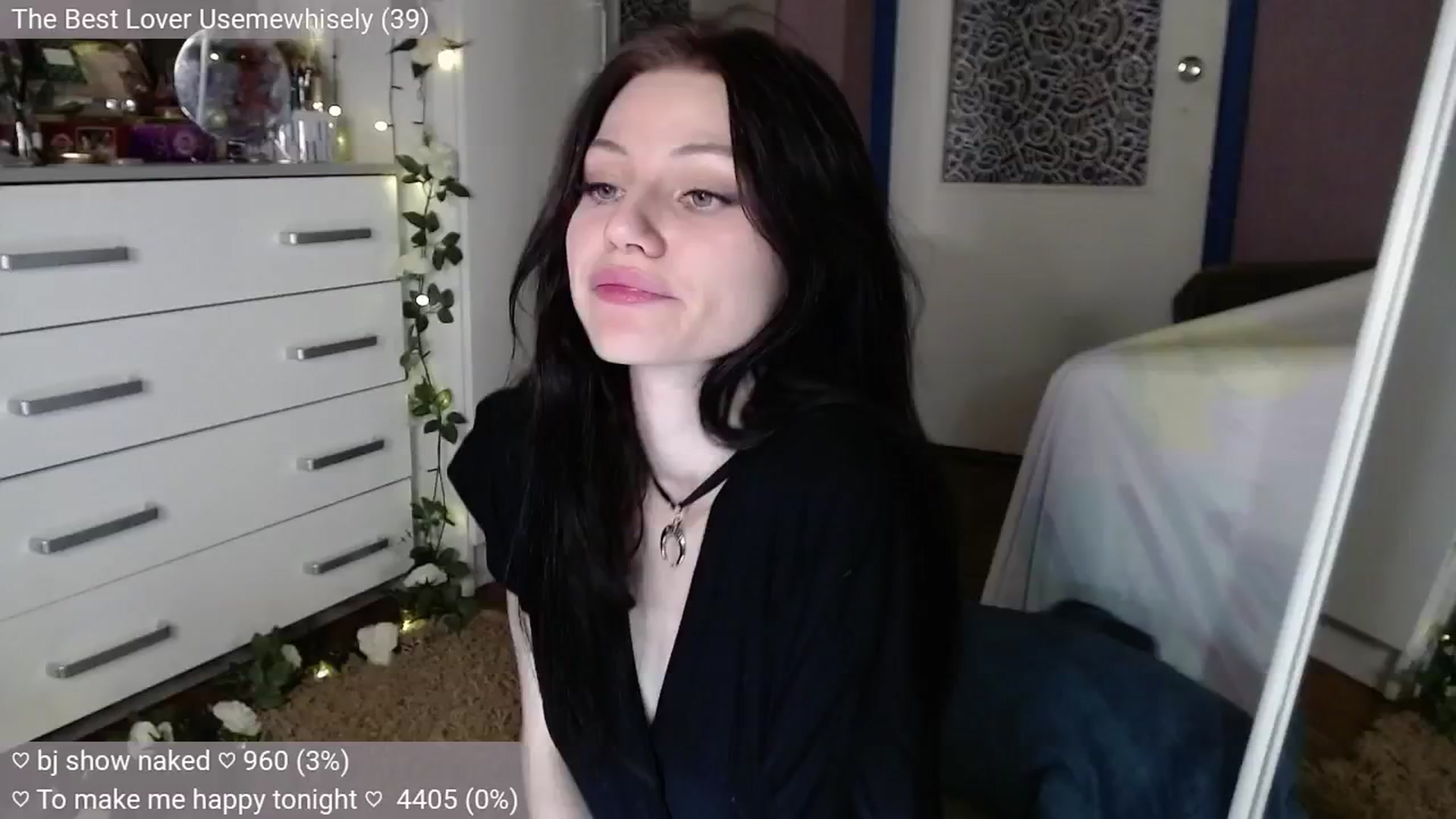 Gallery image thumbnail from JellyFox's myfreecams stream on, 10/21/2024, 04:21 image 6 of 20
