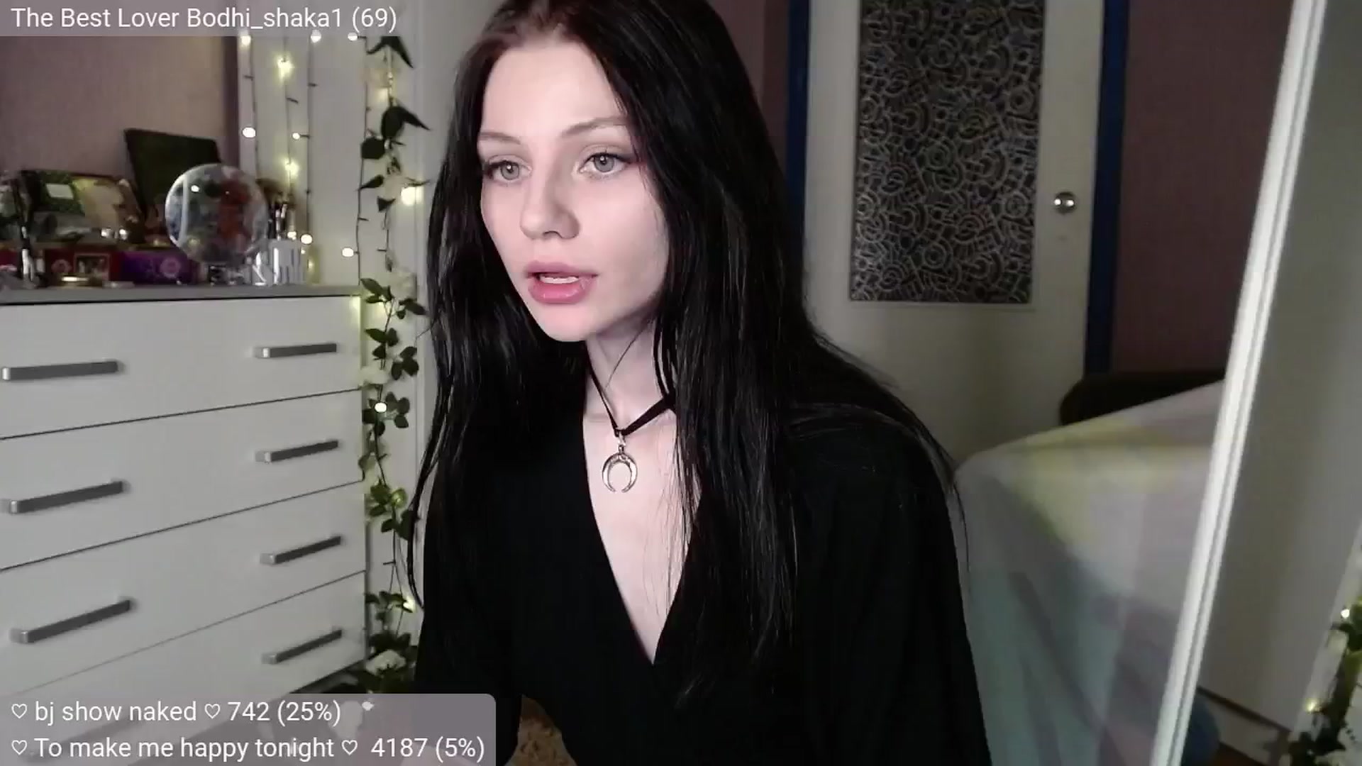 Gallery image thumbnail from JellyFox's myfreecams stream on, 10/21/2024, 04:21 image 19 of 20