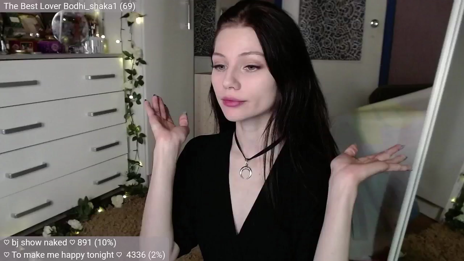 Gallery image thumbnail from JellyFox's myfreecams stream on, 10/21/2024, 04:21 image 13 of 20