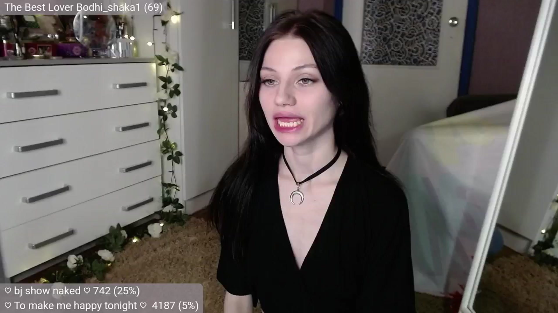 Gallery image thumbnail from JellyFox's myfreecams stream on, 10/21/2024, 04:42 image 5 of 20