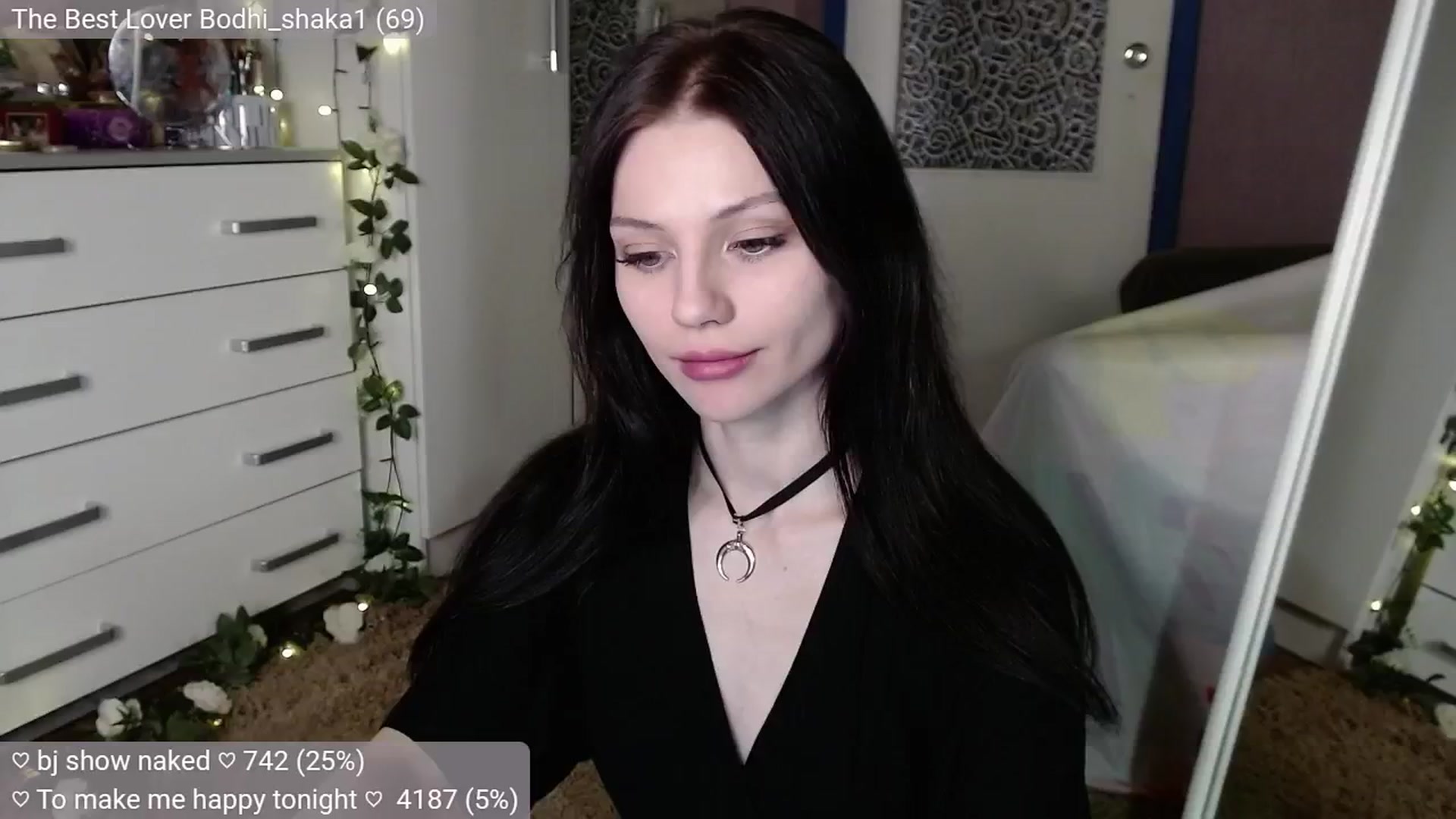 Gallery image thumbnail from JellyFox's myfreecams stream on, 10/21/2024, 04:42 image 7 of 20