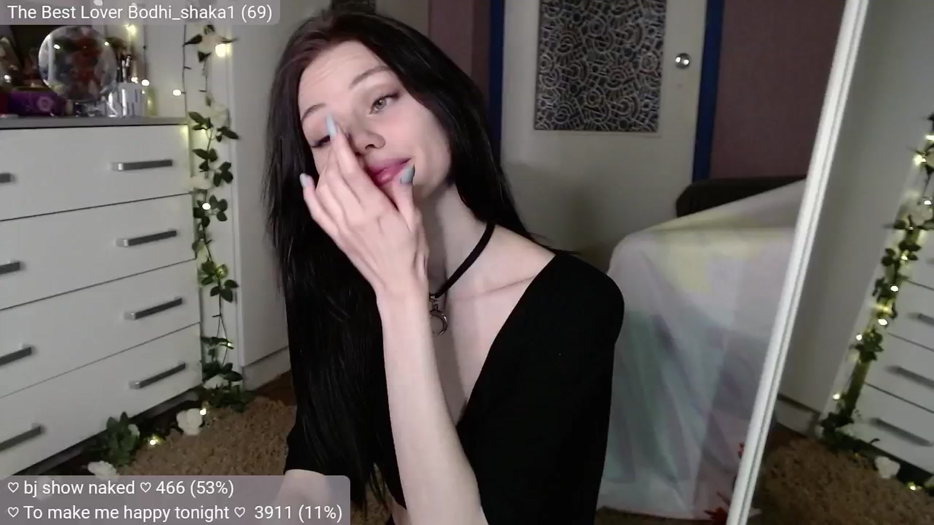 Gallery image thumbnail from JellyFox's myfreecams stream on, 10/21/2024, 04:42 image 19 of 20