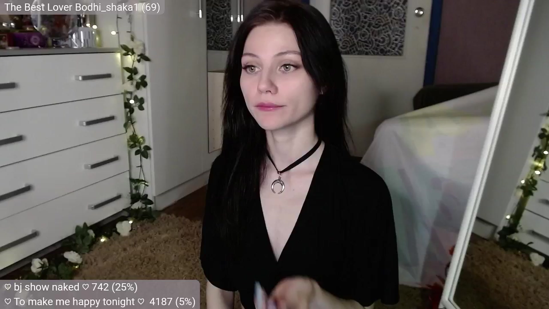 Gallery image thumbnail from JellyFox's myfreecams stream on, 10/21/2024, 04:42 image 12 of 20