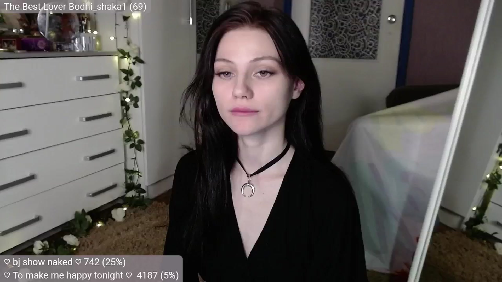 Gallery image thumbnail from JellyFox's myfreecams stream on, 10/21/2024, 04:42 image 10 of 20