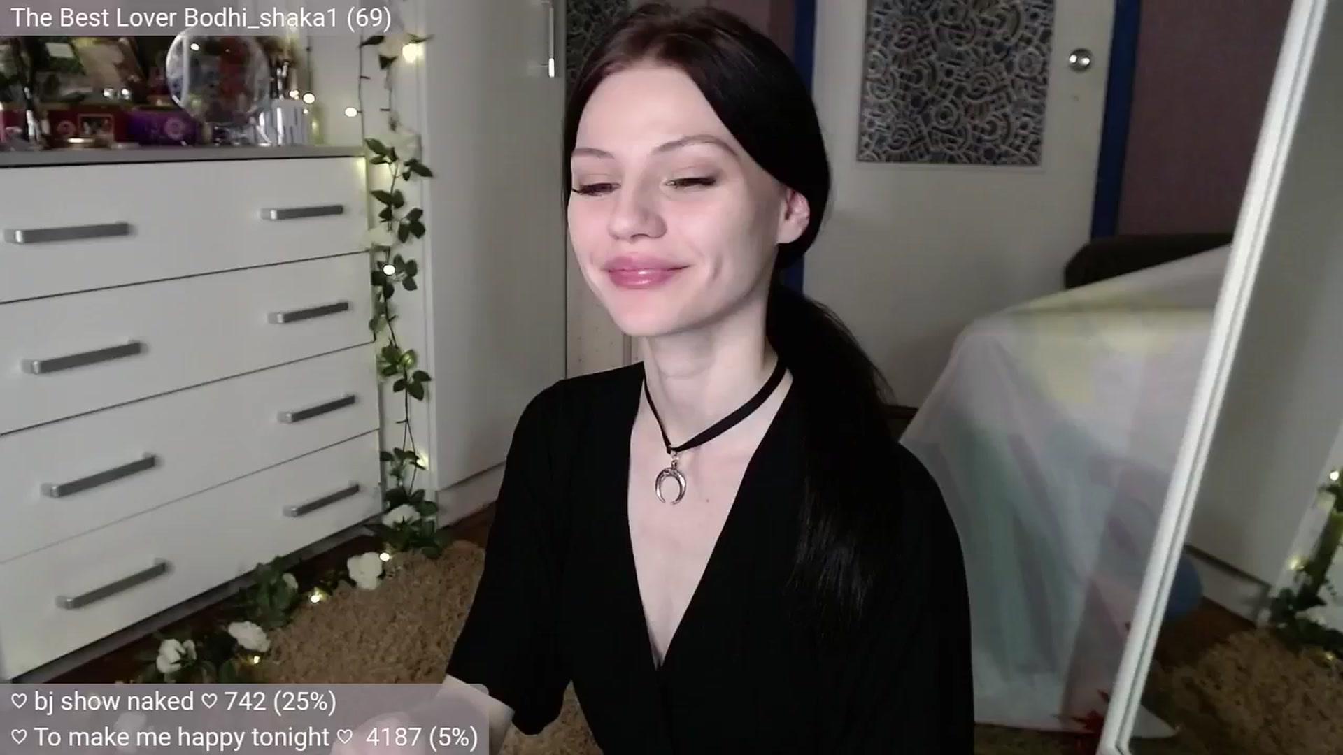 Gallery image thumbnail from JellyFox's myfreecams stream on, 10/21/2024, 04:42 image 4 of 20