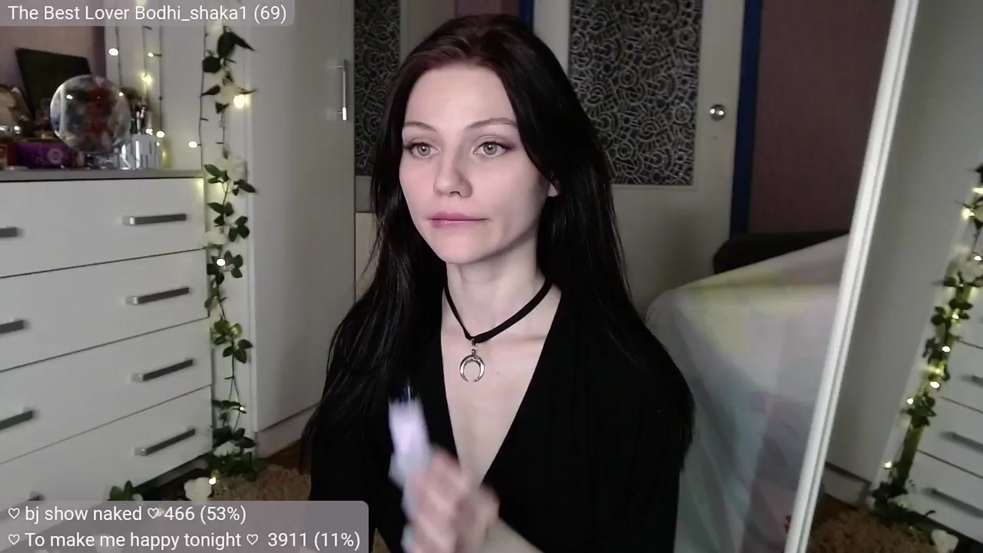 Gallery image thumbnail from JellyFox's myfreecams stream on, 10/21/2024, 04:42 image 18 of 20